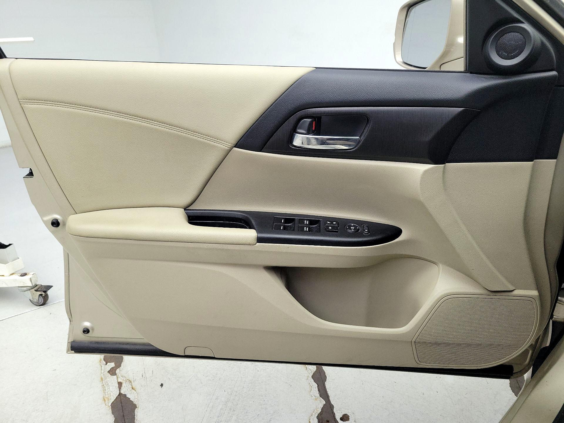 Thumbnail: 2013 Honda Accord - 12