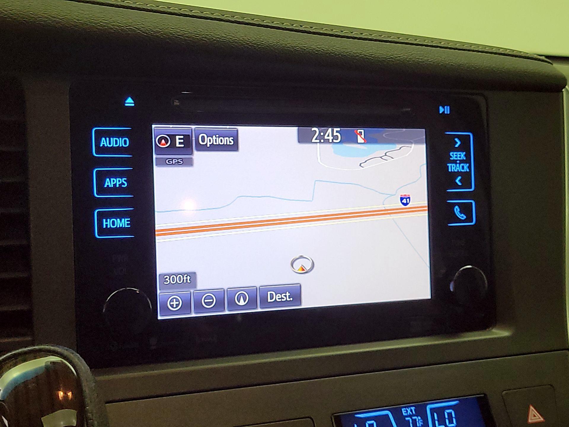 Thumbnail: 2017 Toyota Sienna - 14