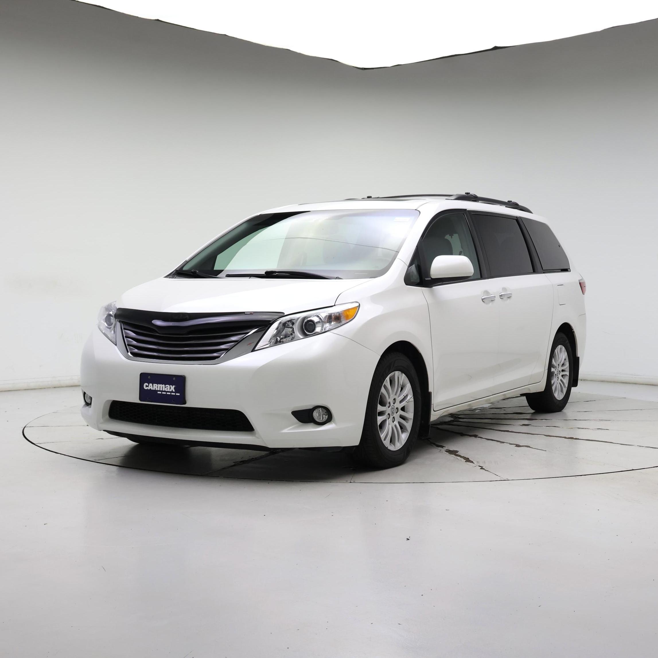 Thumbnail: 2017 Toyota Sienna - 4