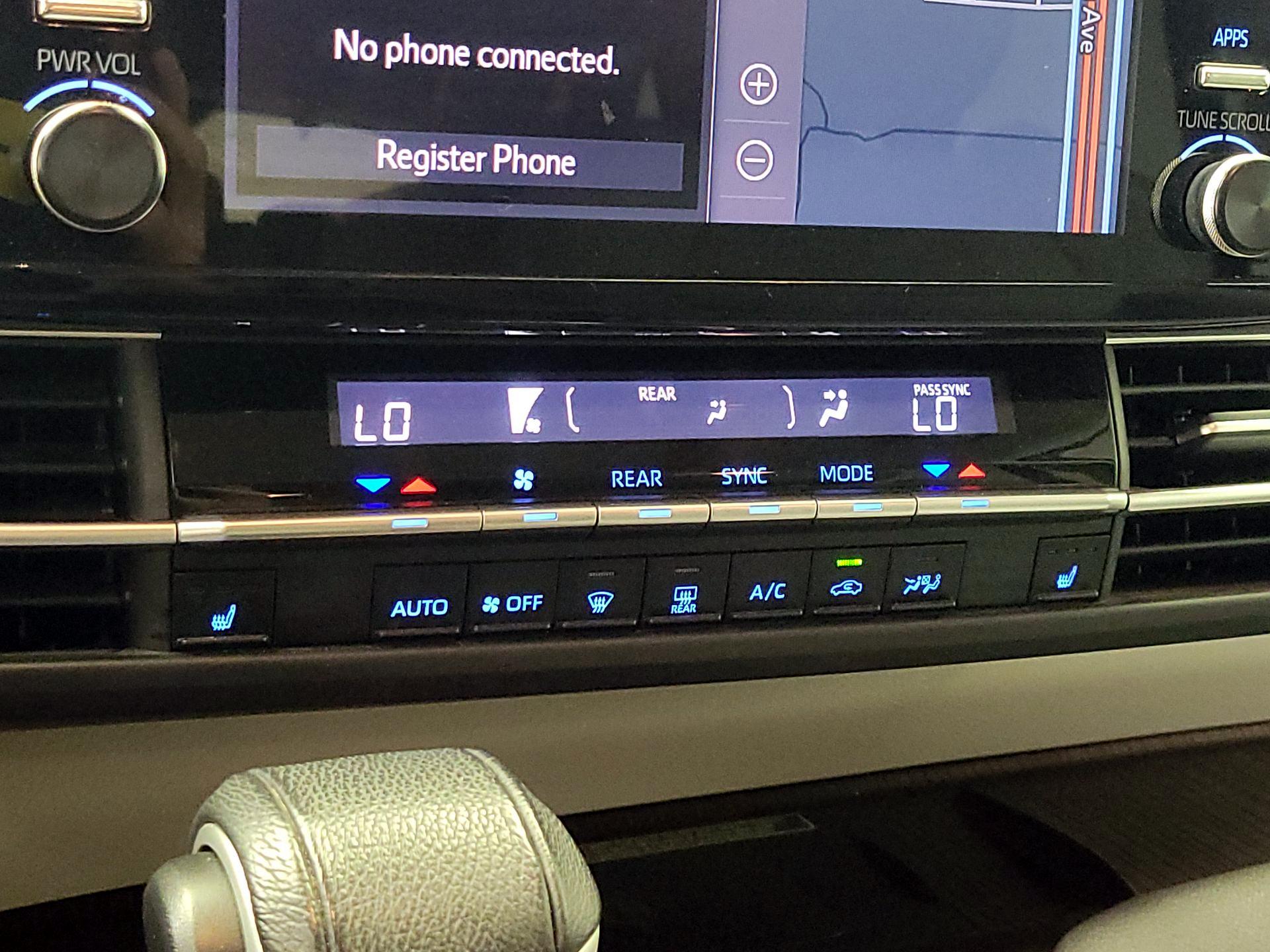 Thumbnail: 2021 Toyota Sienna - 17