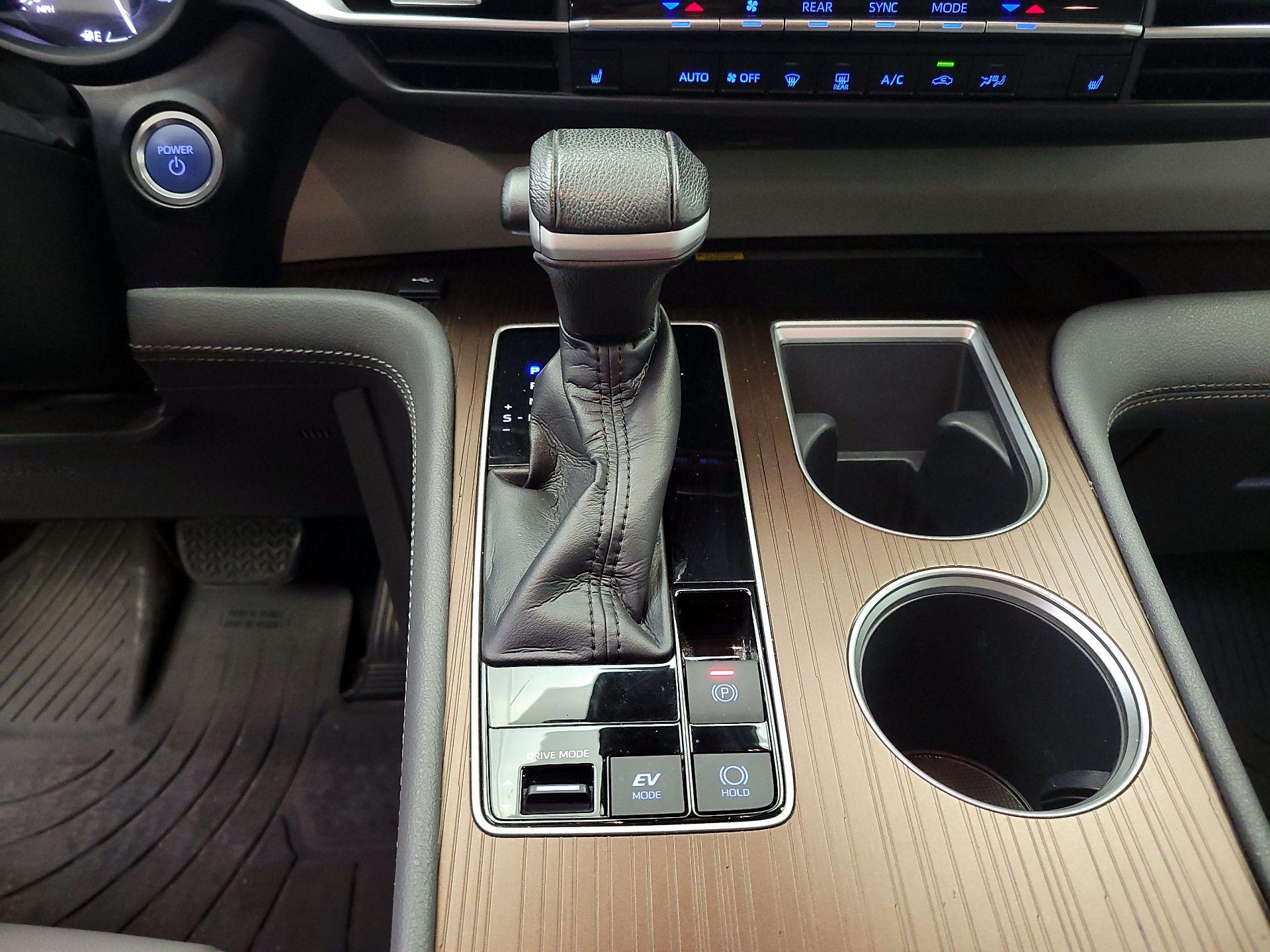 Thumbnail: 2021 Toyota Sienna - 18