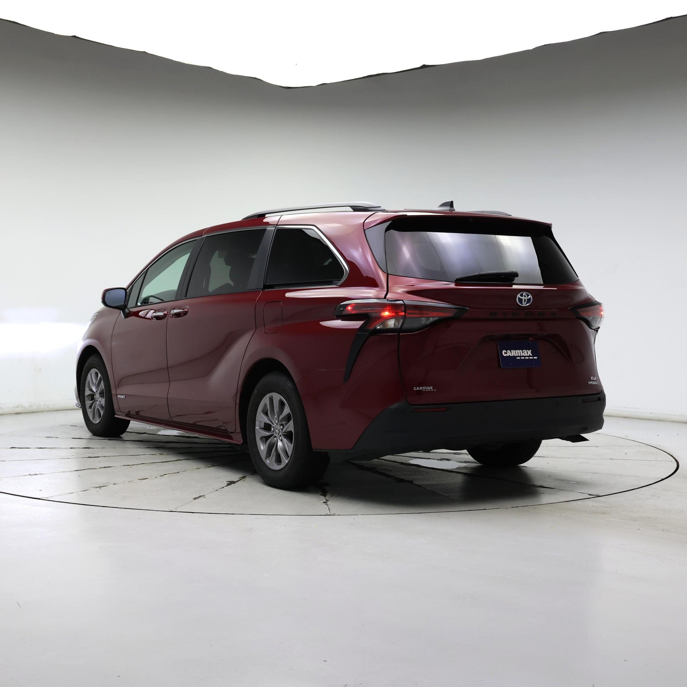 Thumbnail: 2021 Toyota Sienna - 2
