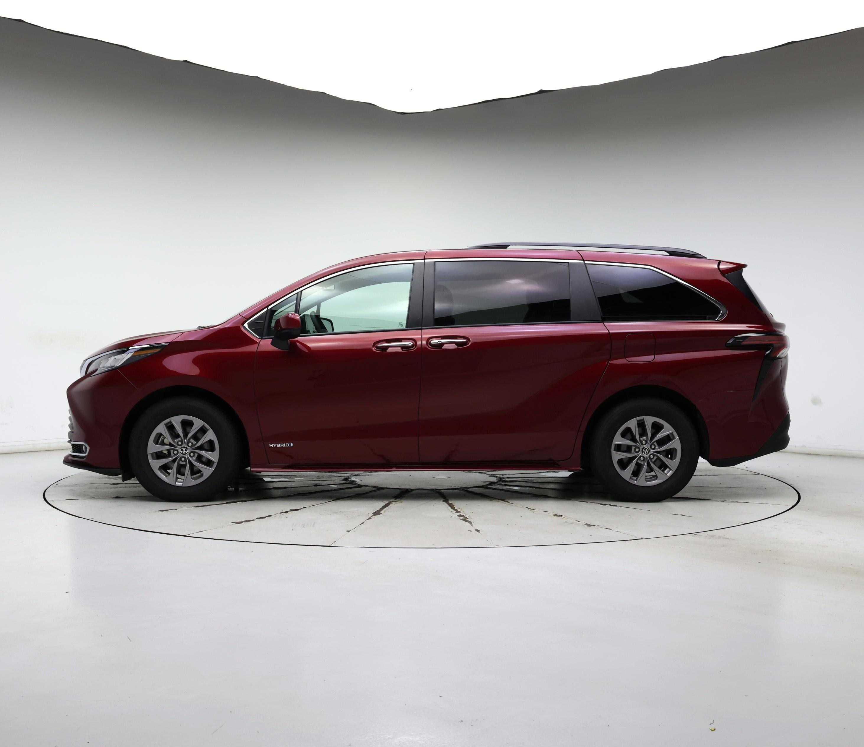 Thumbnail: 2021 Toyota Sienna - 3