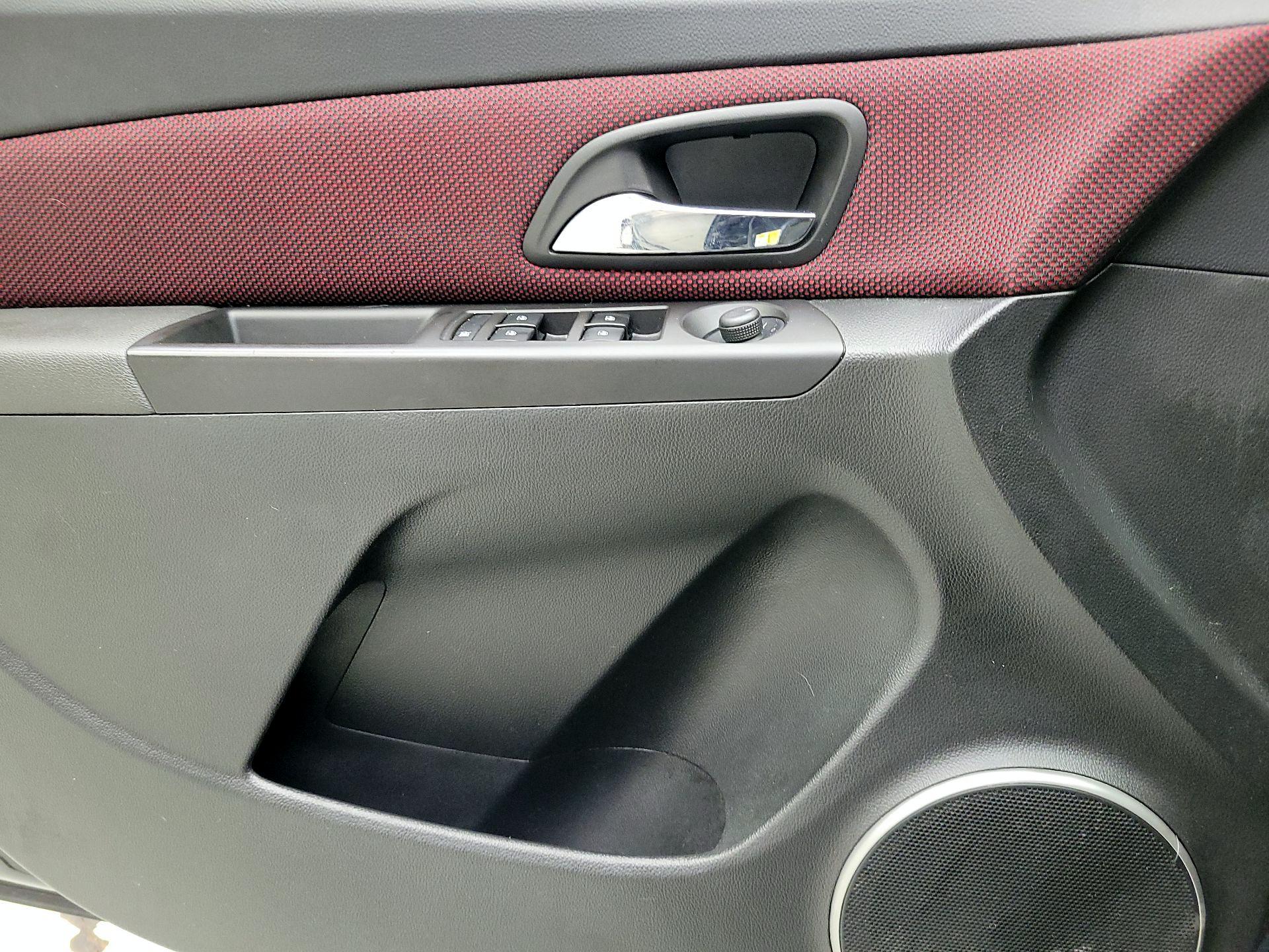 Thumbnail: 2014 Chevrolet Cruze - 12