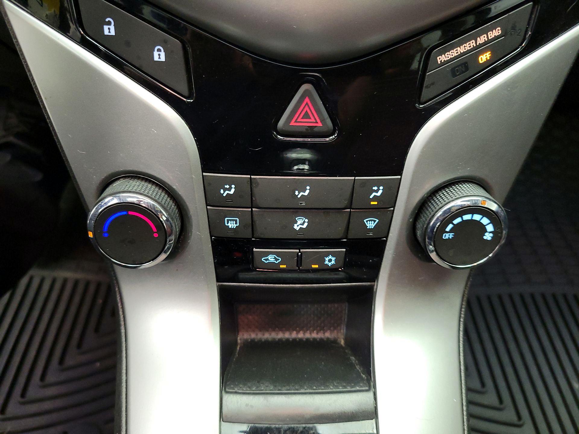 Thumbnail: 2014 Chevrolet Cruze - 15