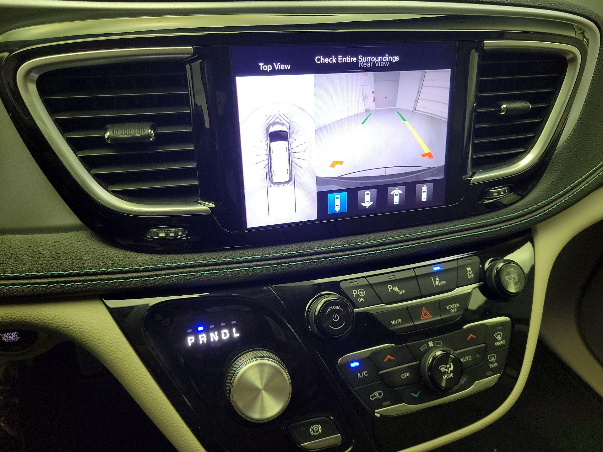 Thumbnail: 2018 Chrysler Pacifica - 15