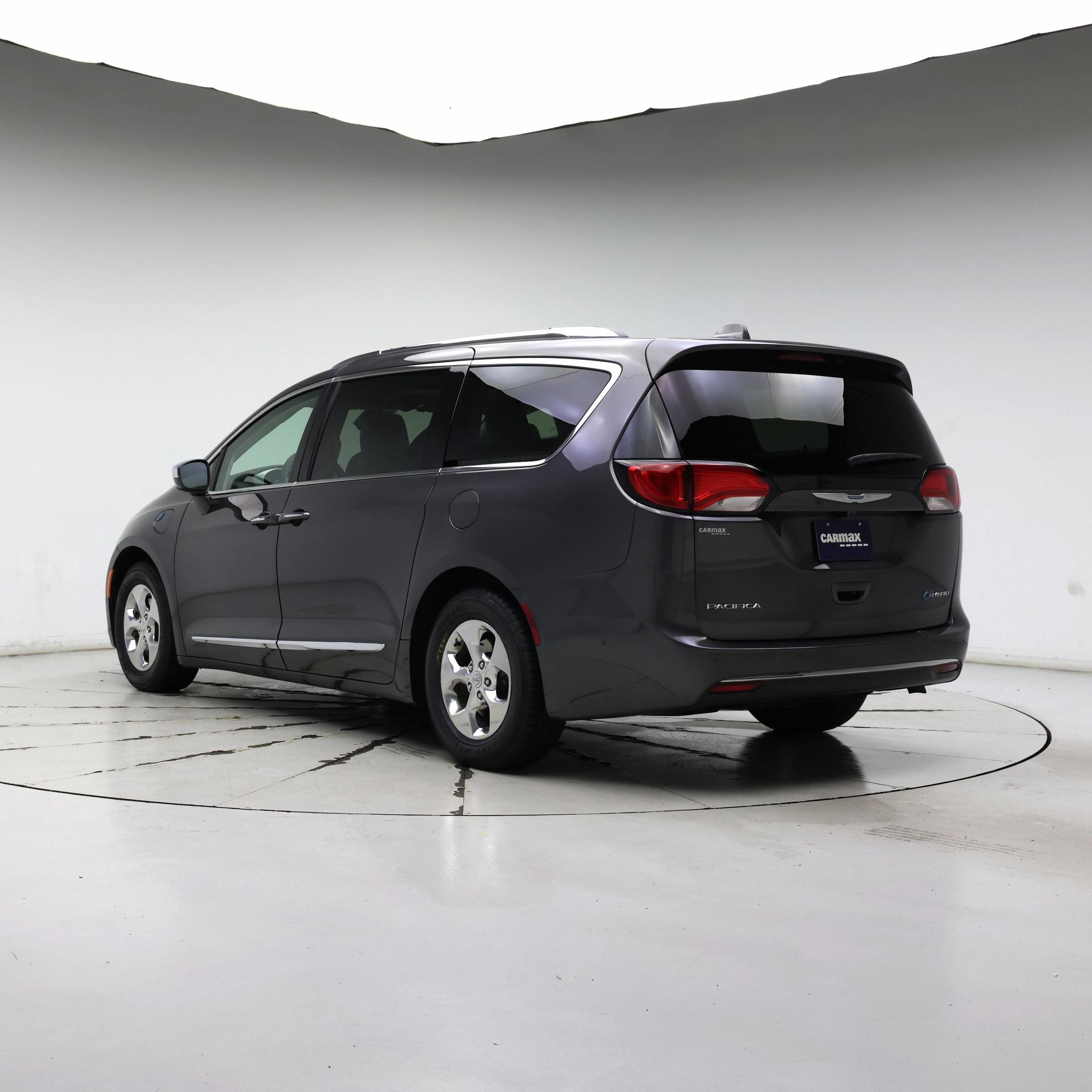 Thumbnail: 2018 Chrysler Pacifica - 2