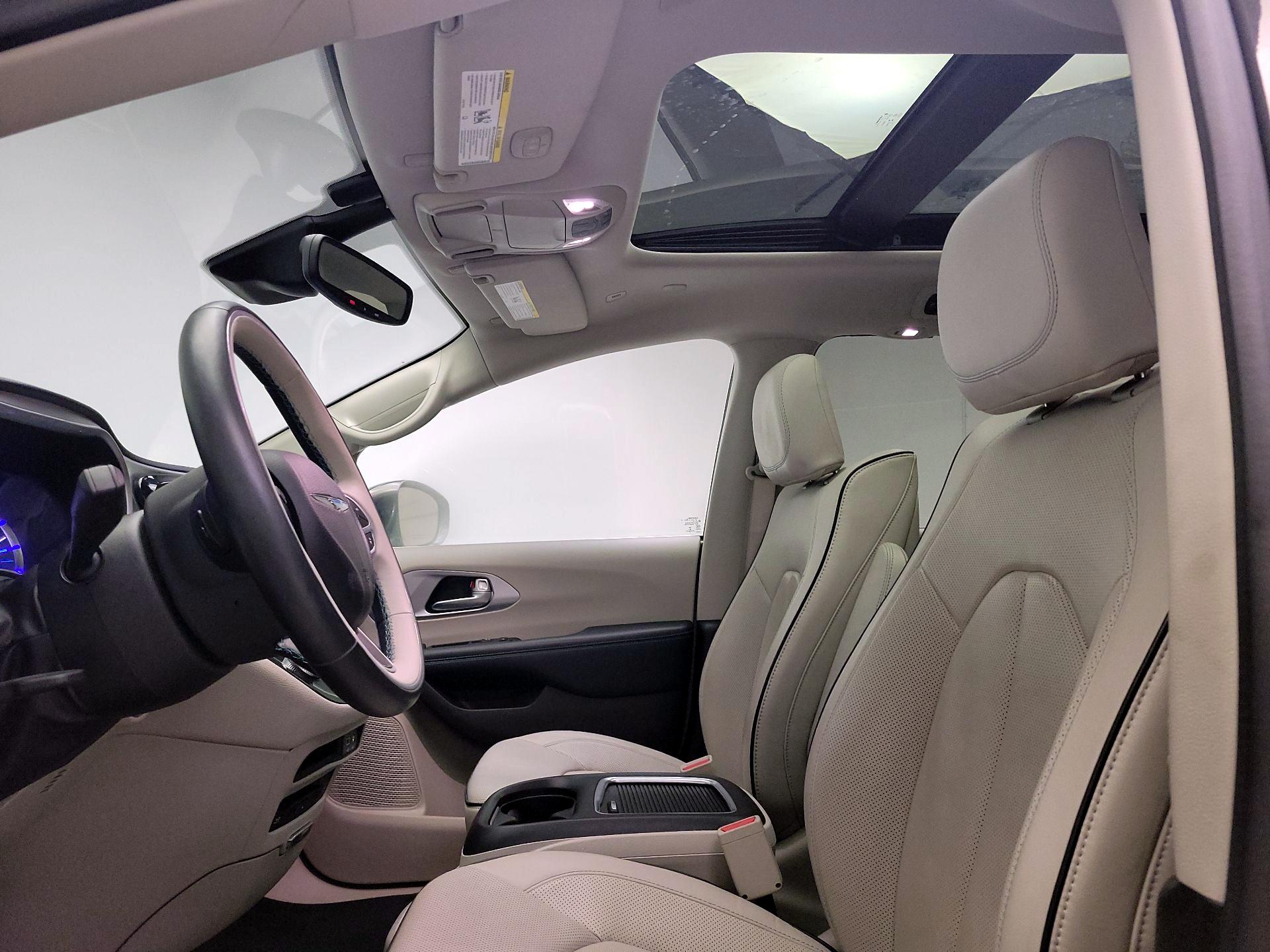 Thumbnail: 2018 Chrysler Pacifica - 20