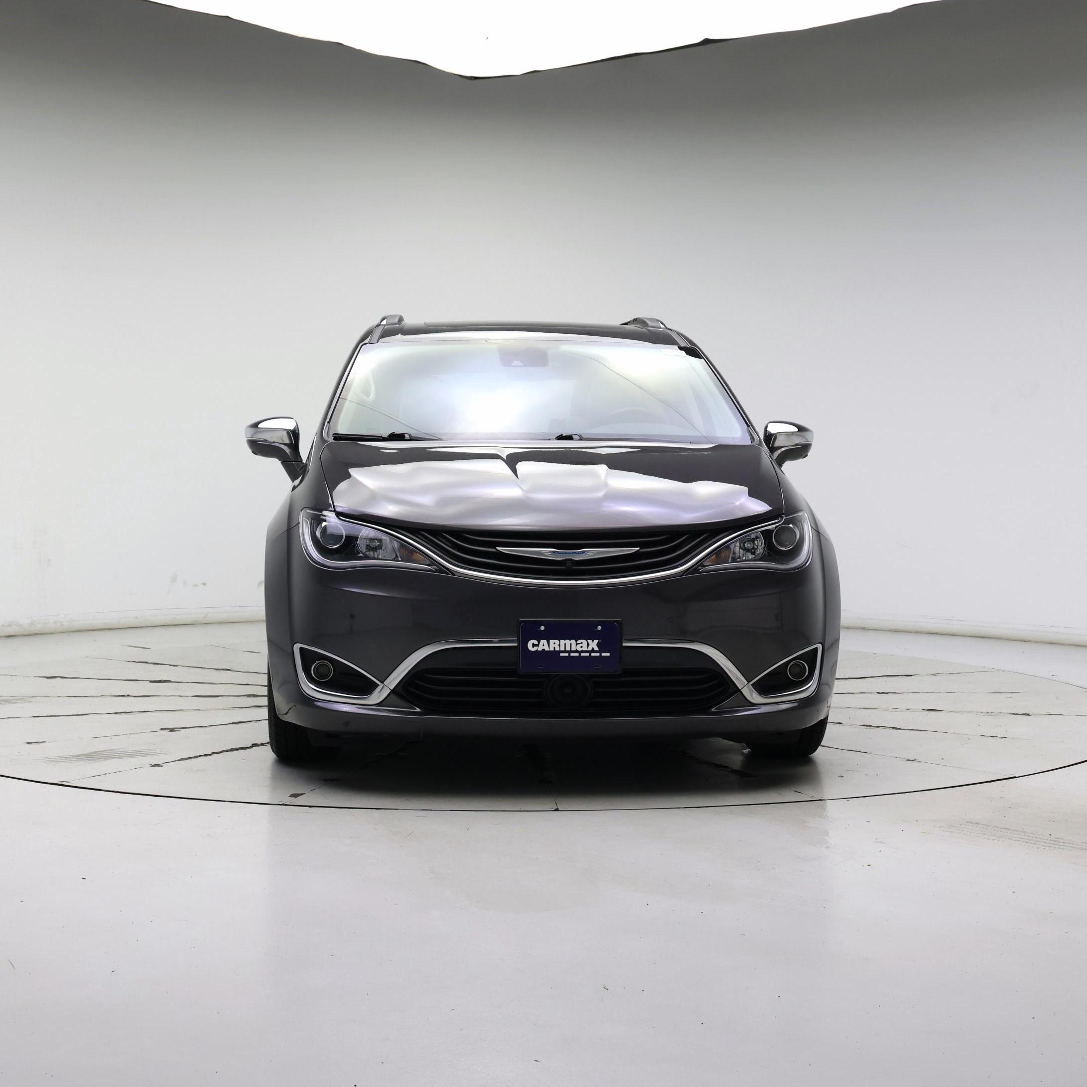 Thumbnail: 2018 Chrysler Pacifica - 5