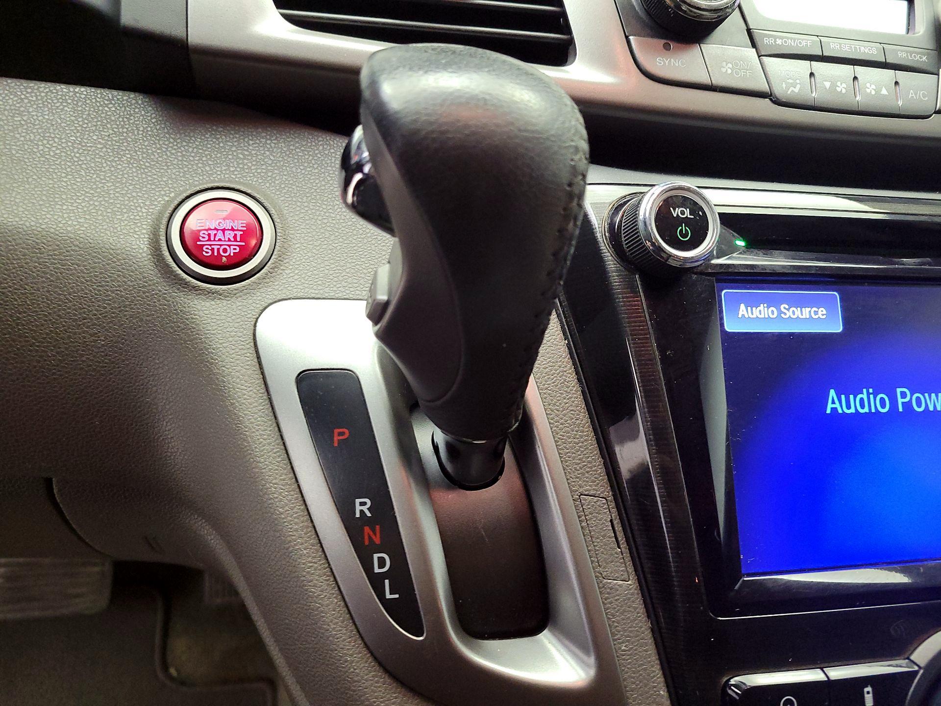 Thumbnail: 2015 Honda Odyssey - 17