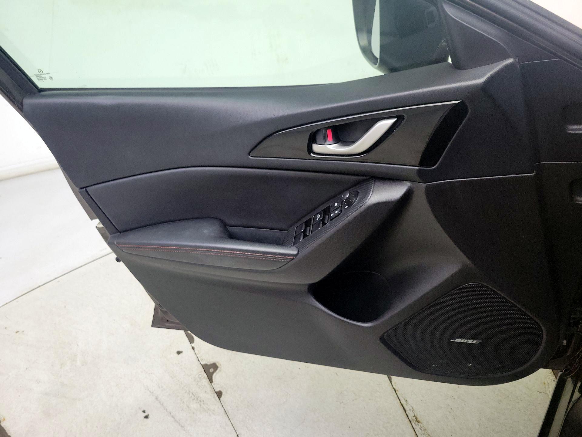 Thumbnail: 2016 Mazda Mazda3 - 12