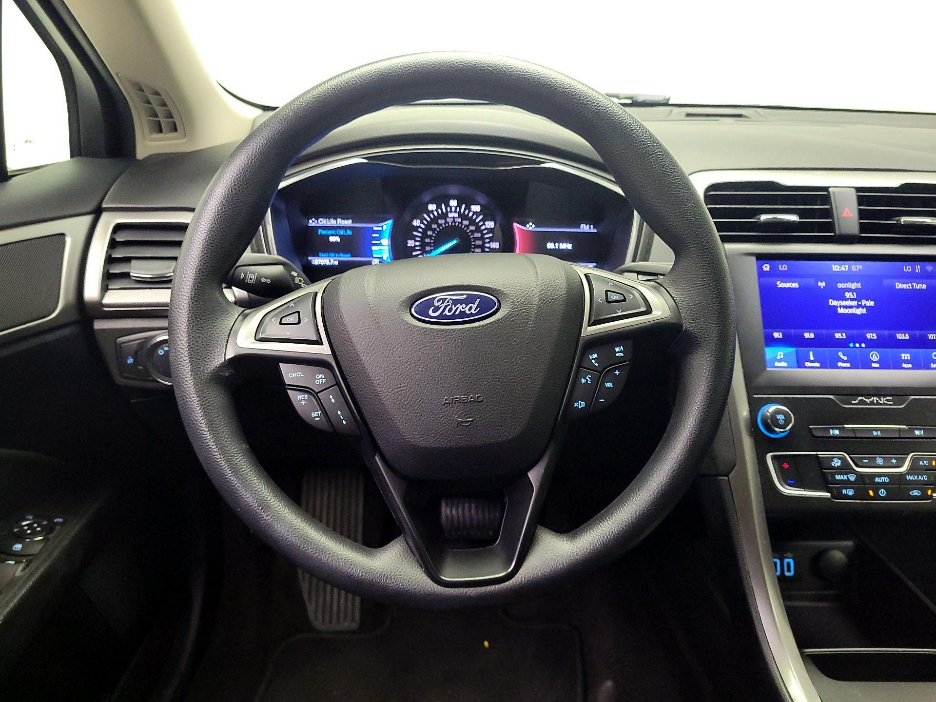Thumbnail: 2020 Ford Fusion - 10