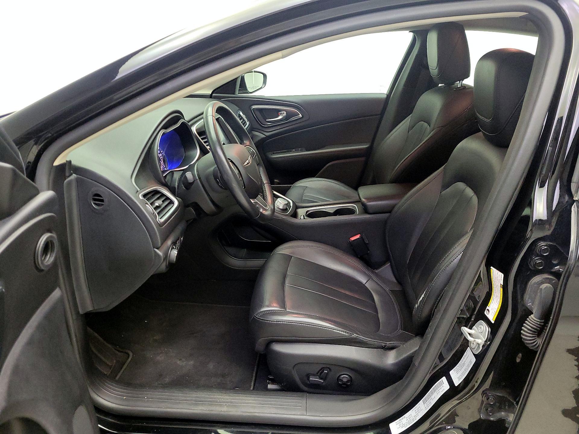 Thumbnail: 2016 Chrysler 200 - 11