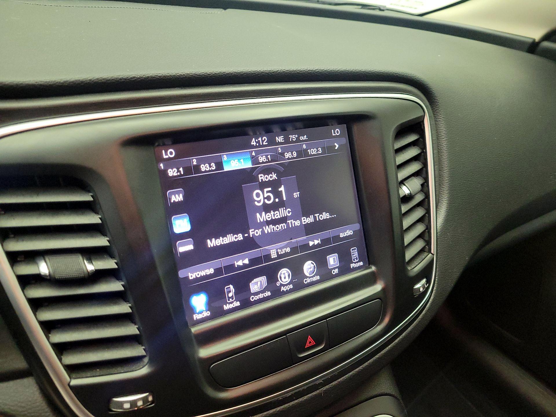 Thumbnail: 2016 Chrysler 200 - 15