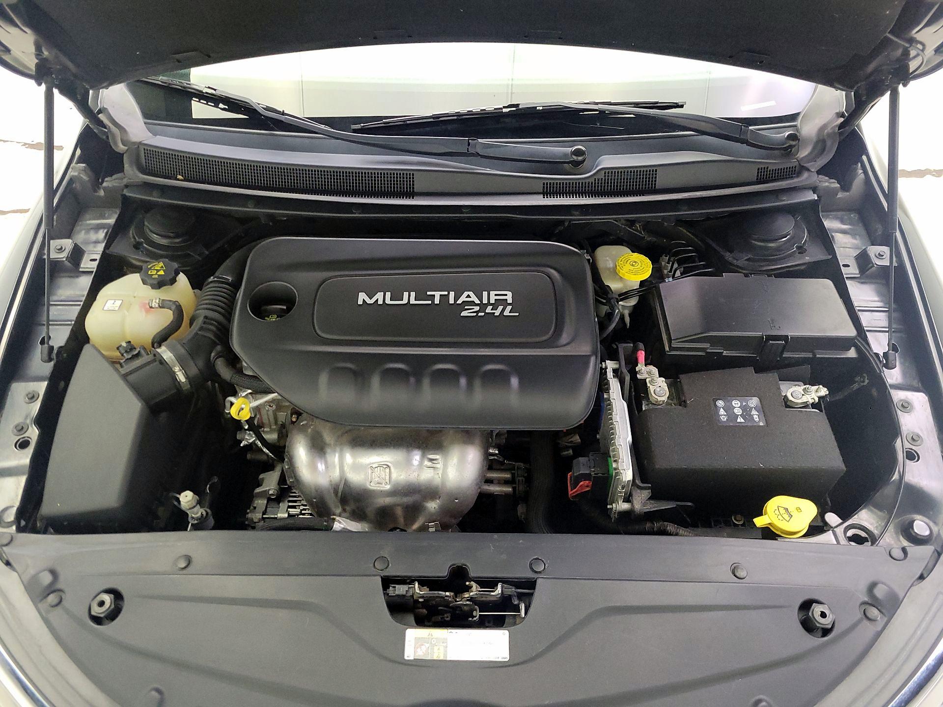 Thumbnail: 2016 Chrysler 200 - 20