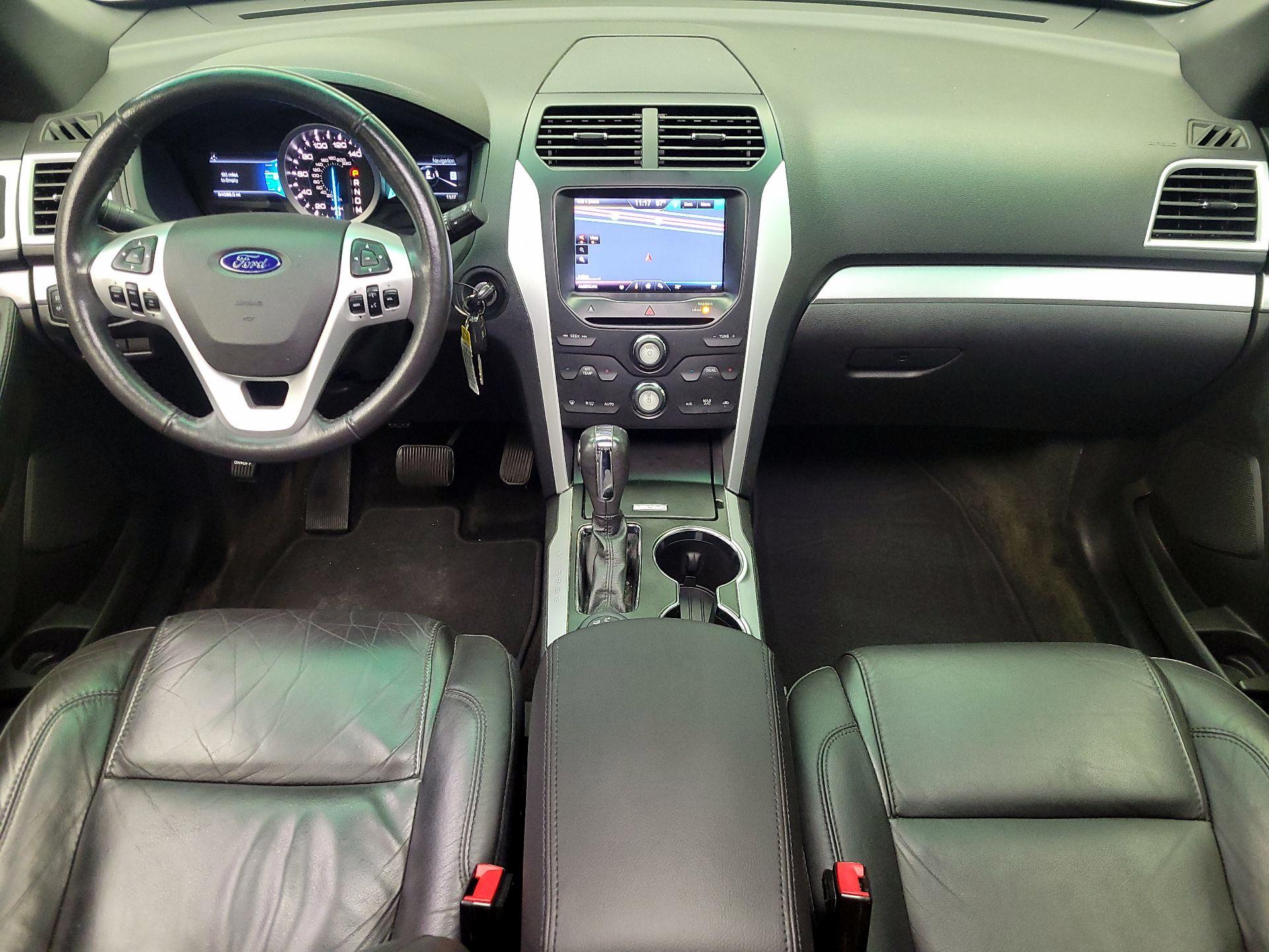 Thumbnail: 2015 Ford Explorer - 9