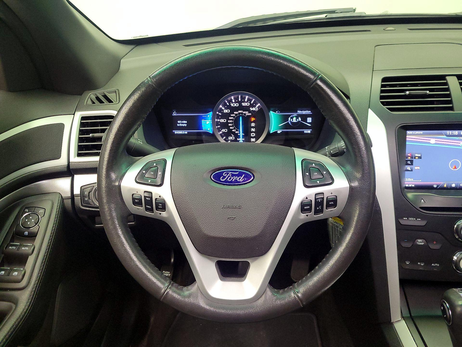 Thumbnail: 2015 Ford Explorer - 10