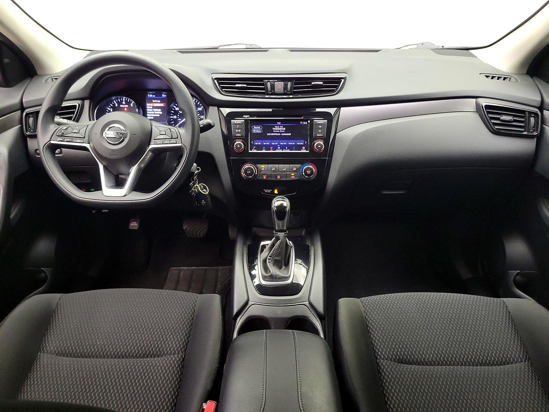 Thumbnail: 2022 Nissan Rogue Sport - 9