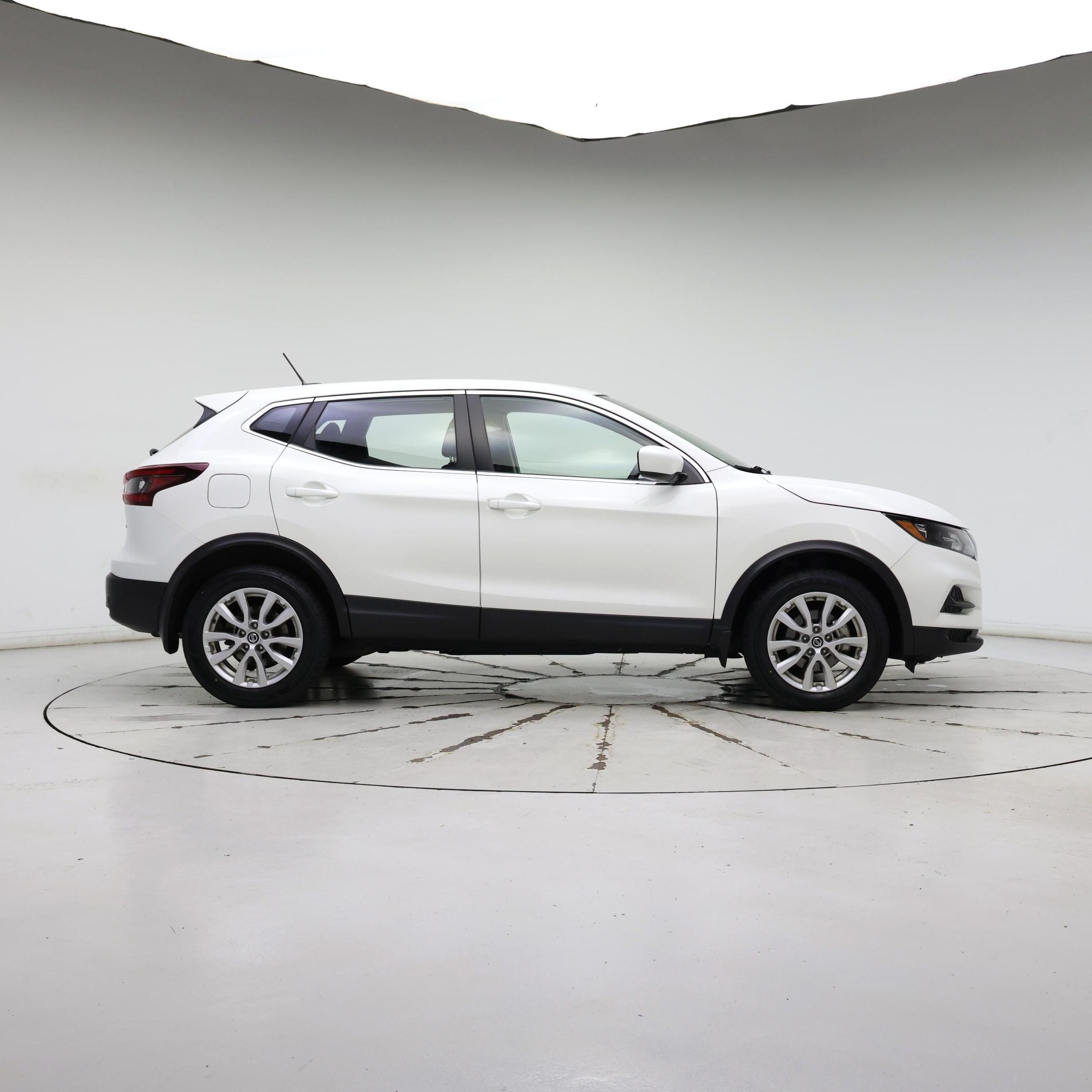 Thumbnail: 2022 Nissan Rogue Sport - 7