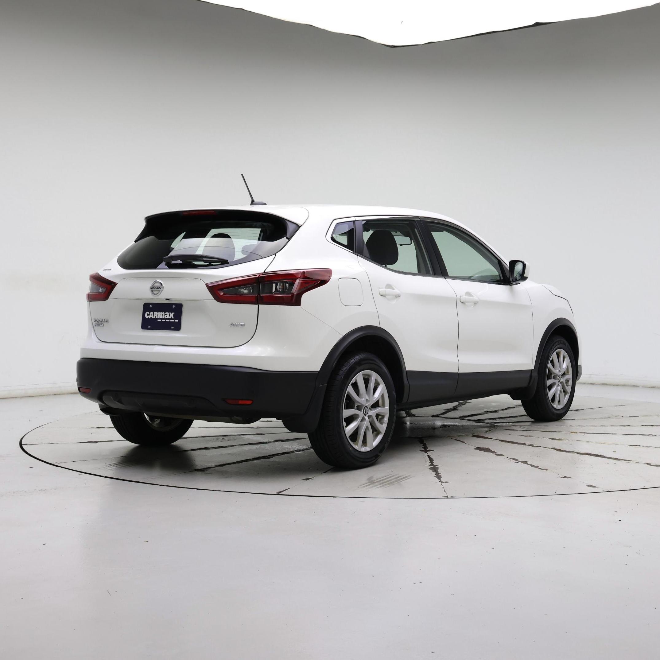 Thumbnail: 2022 Nissan Rogue Sport - 8