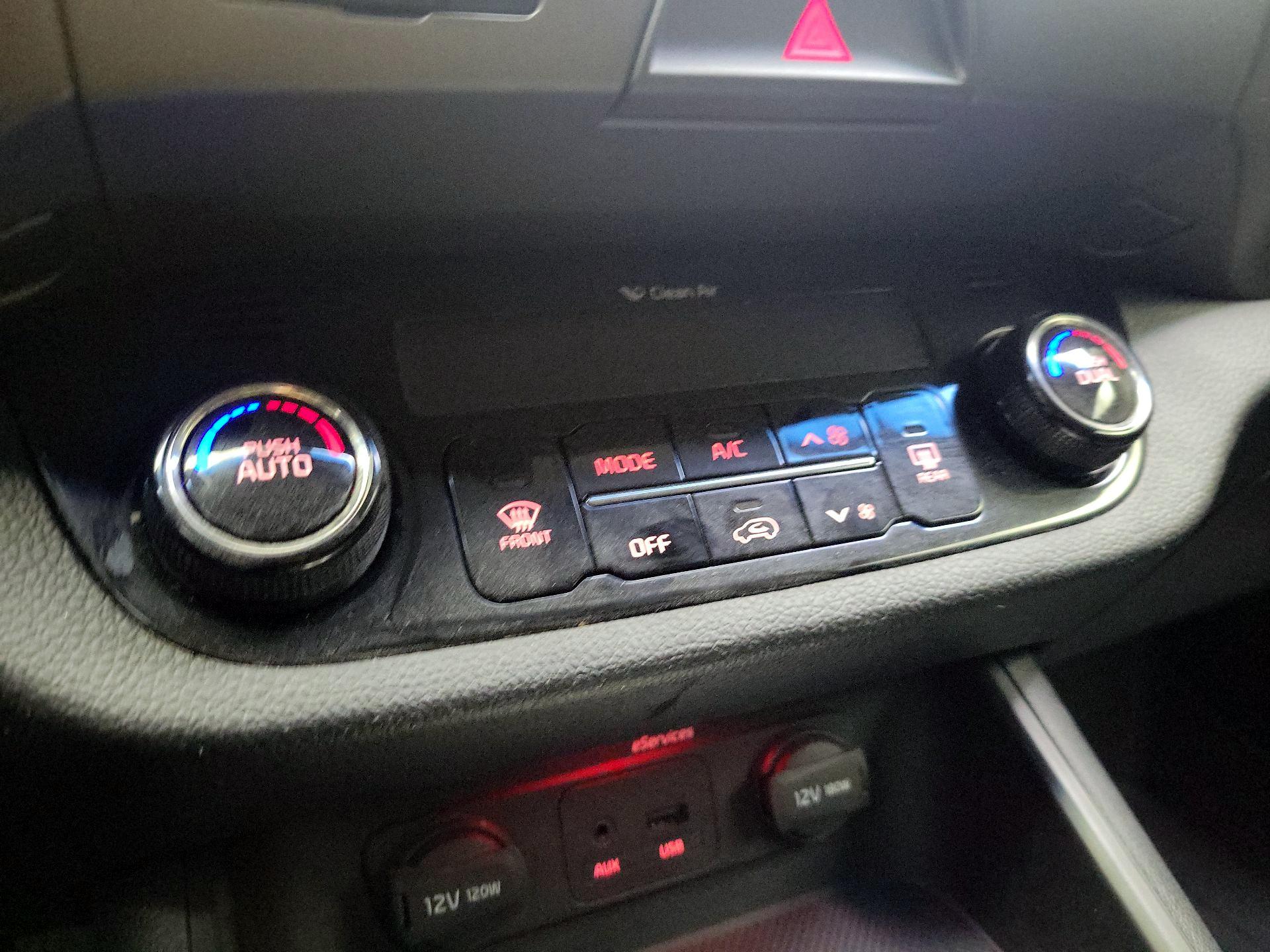 Thumbnail: 2014 Kia Sportage - 17