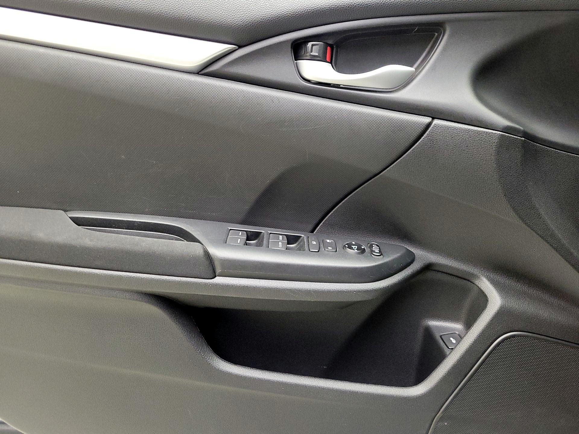 Thumbnail: 2016 Honda Civic - 12