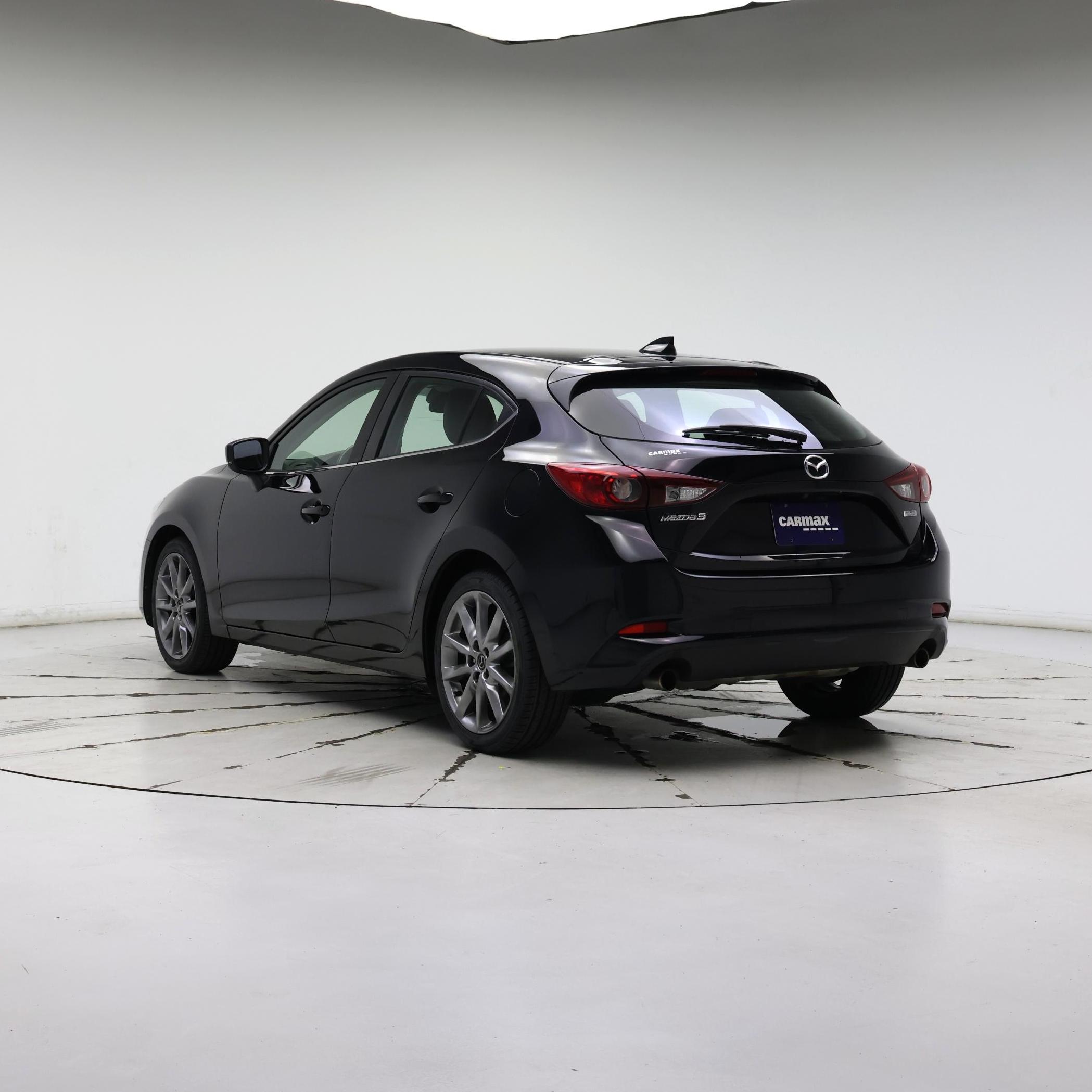 Thumbnail: 2018 Mazda Mazda3 - 2