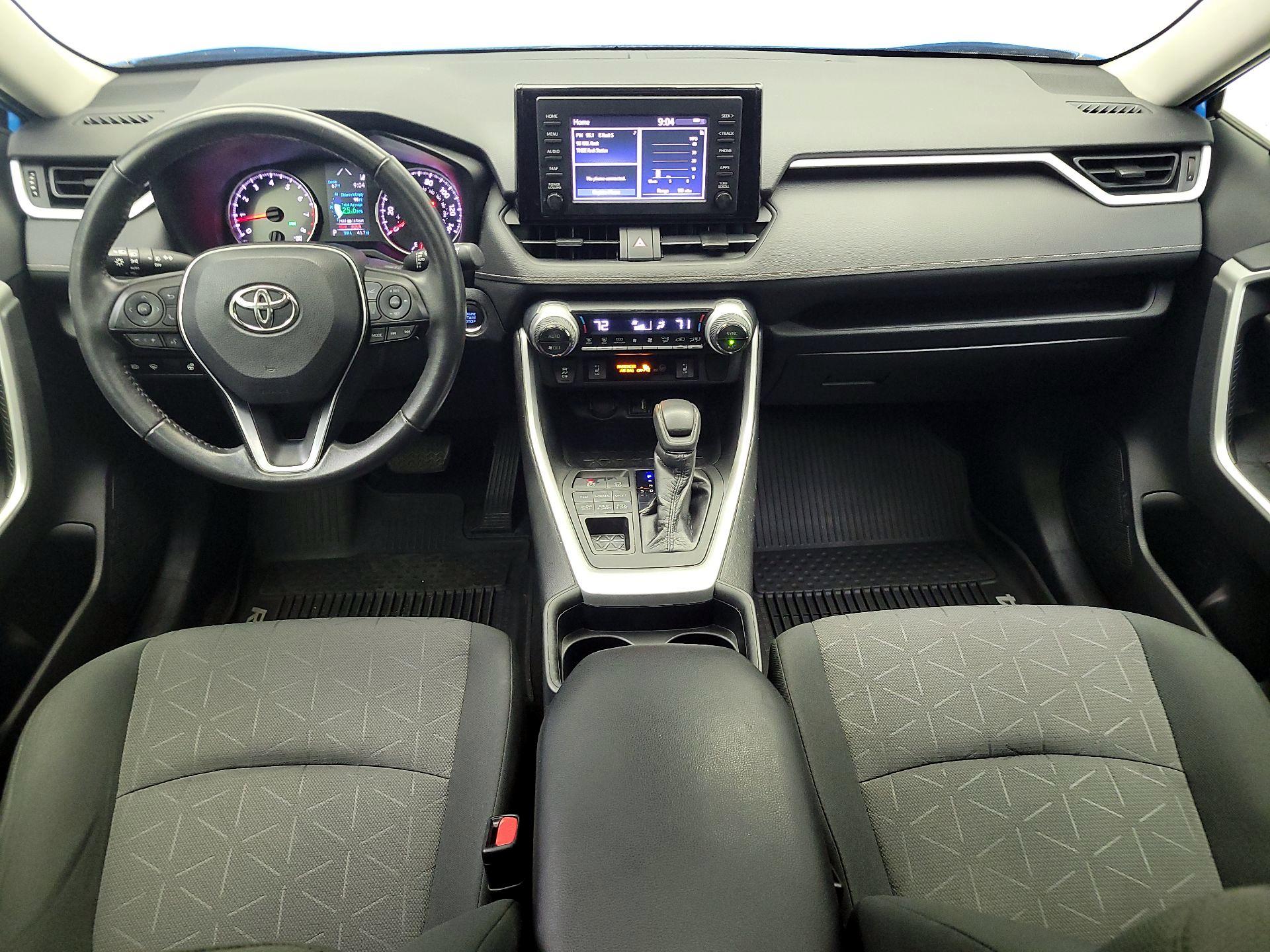 Thumbnail: 2019 Toyota RAV4 - 9