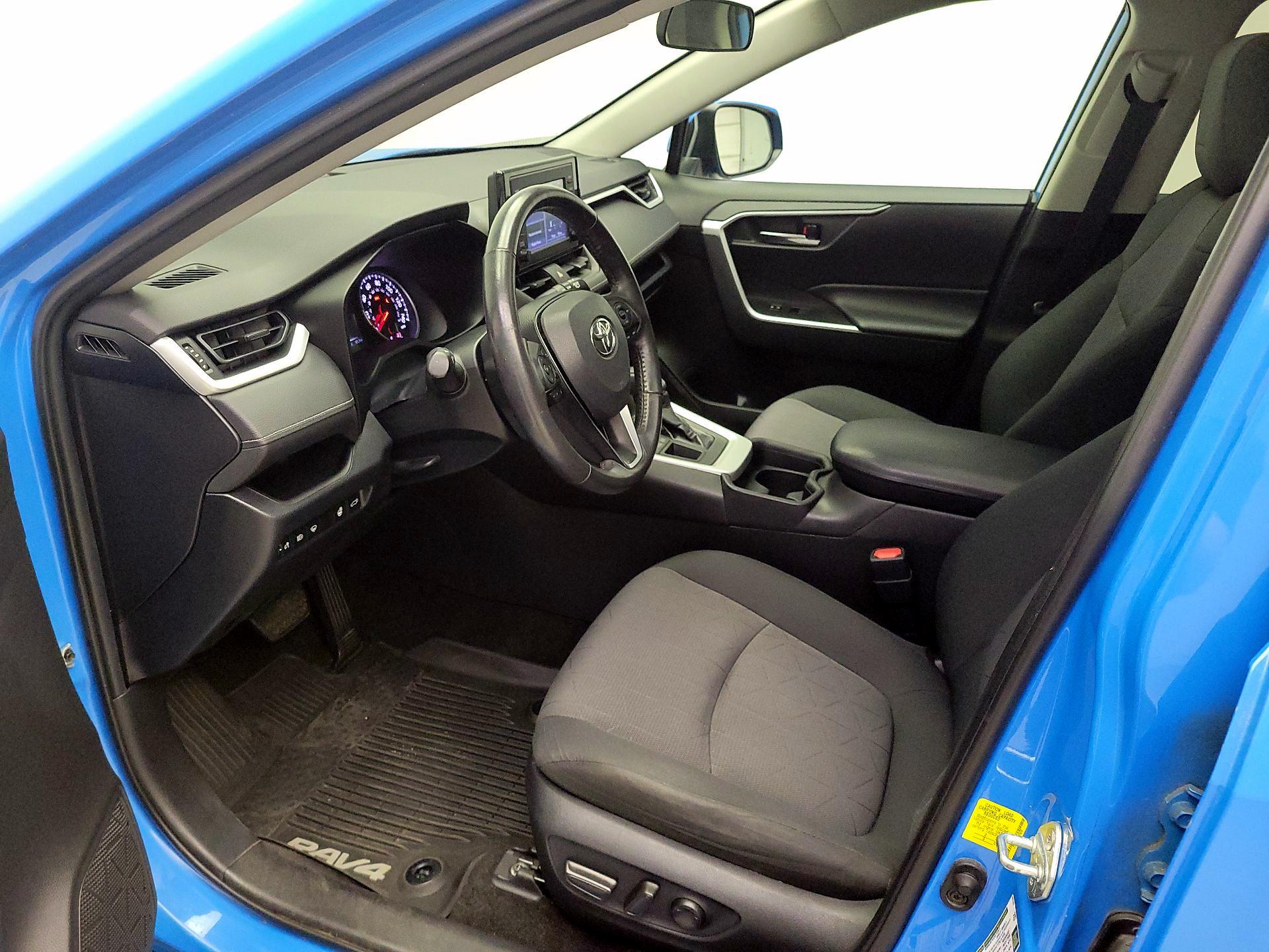Thumbnail: 2019 Toyota RAV4 - 11