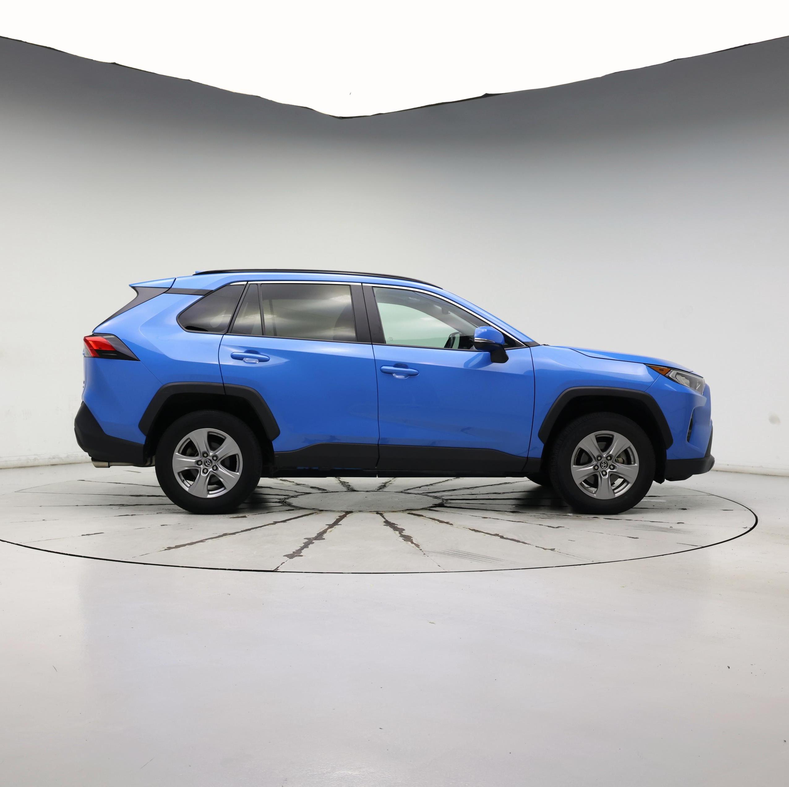 Thumbnail: 2019 Toyota RAV4 - 7