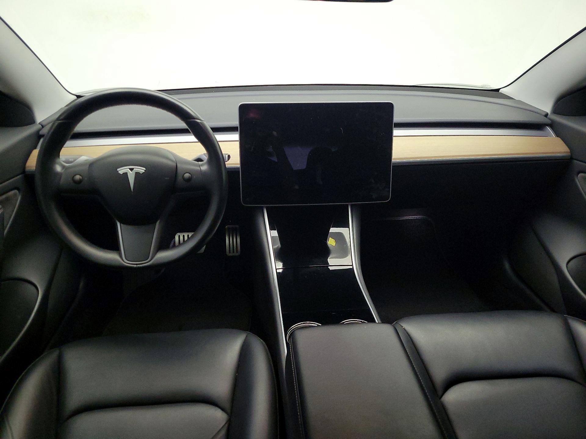 Thumbnail: 2018 Tesla Model 3 - 9