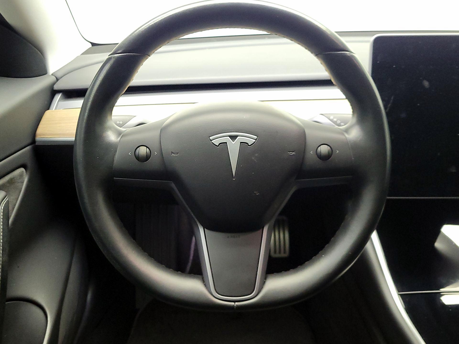 Thumbnail: 2018 Tesla Model 3 - 10