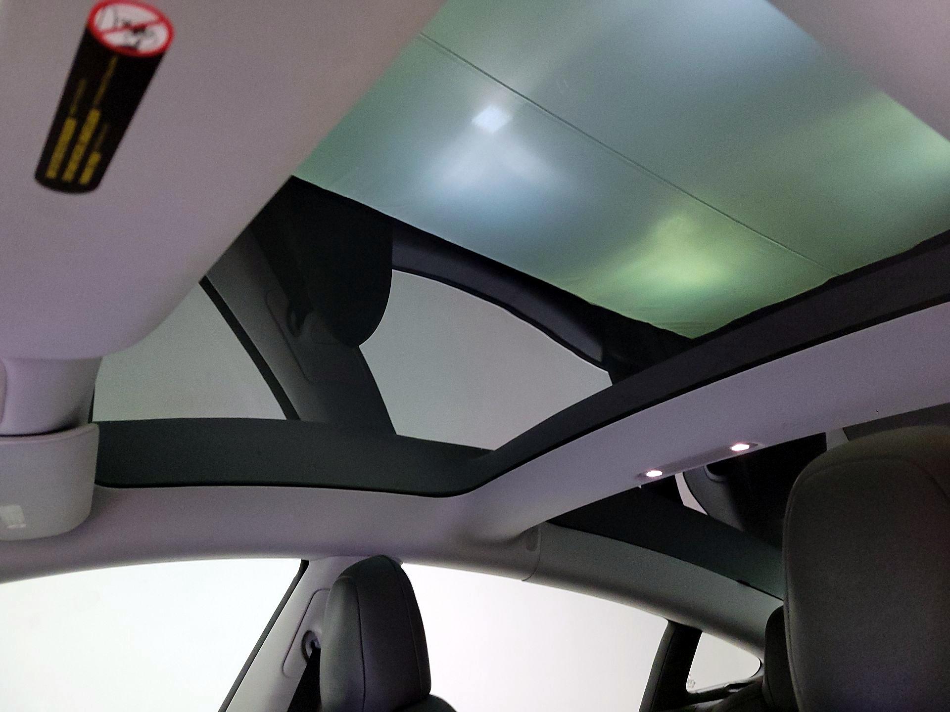 Thumbnail: 2018 Tesla Model 3 - 19