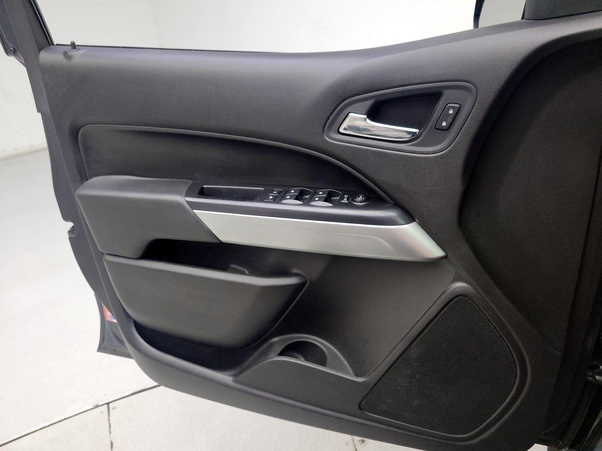 Thumbnail: 2017 Chevrolet Colorado - 12