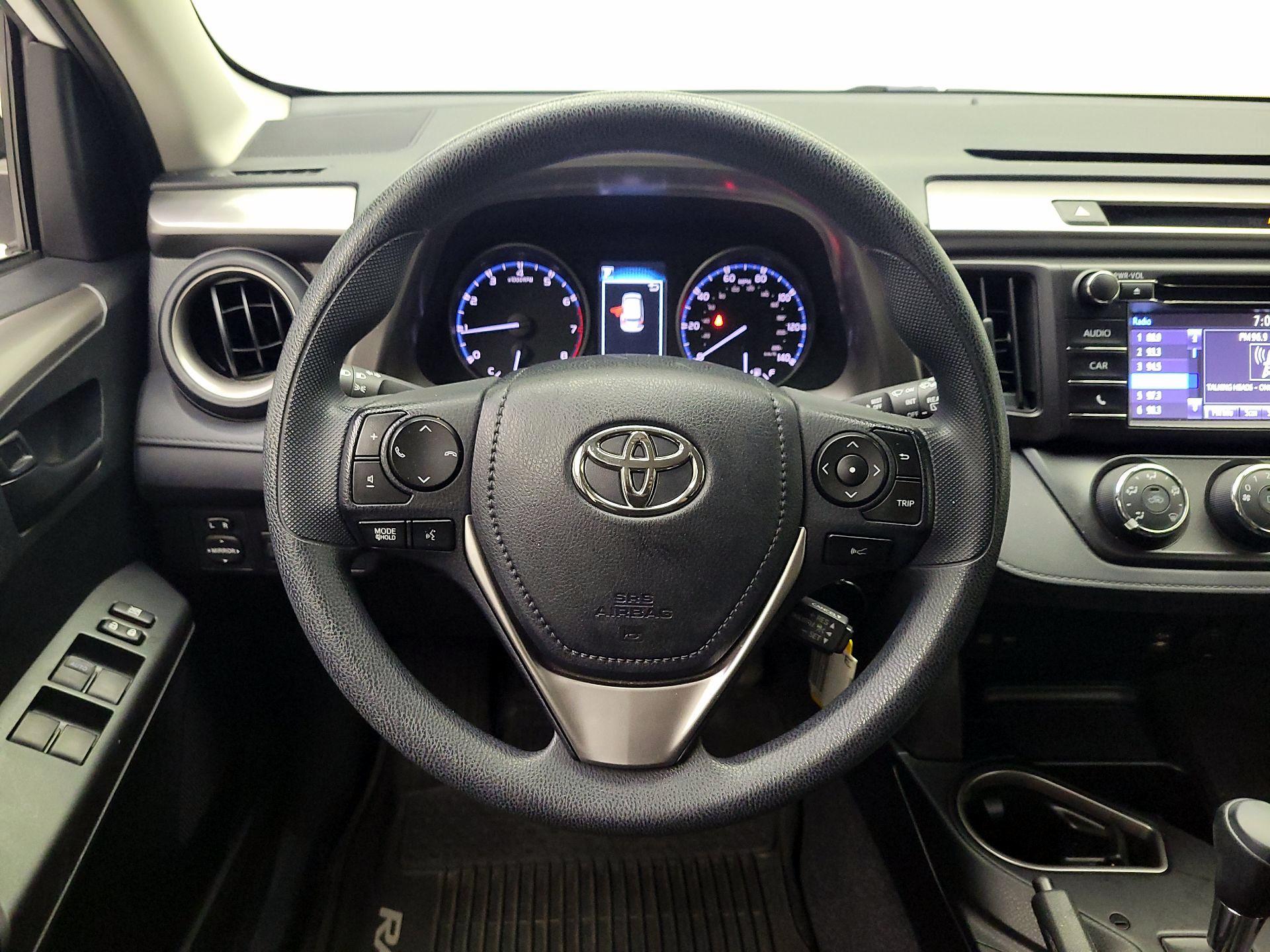 Thumbnail: 2017 Toyota RAV4 - 10