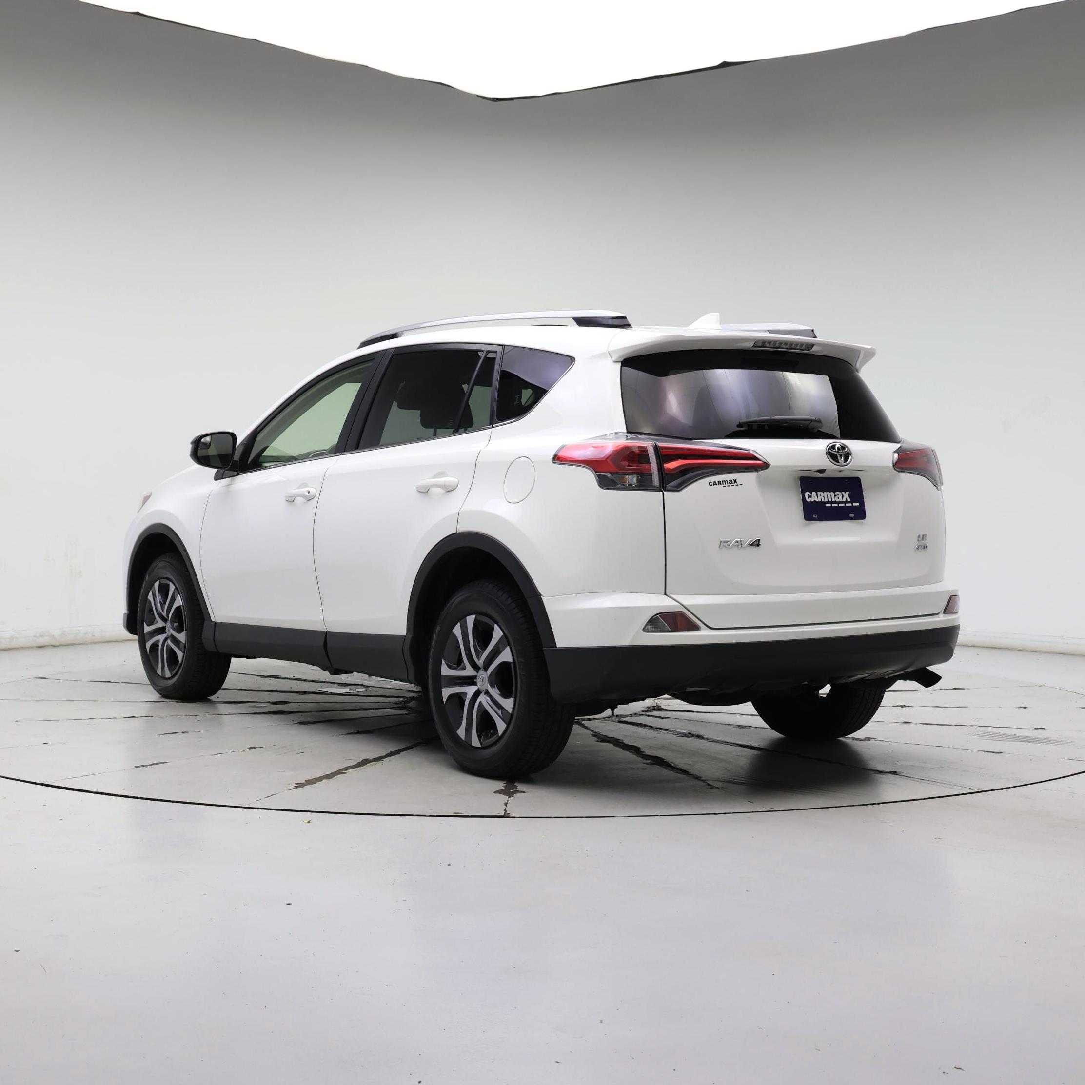 Thumbnail: 2017 Toyota RAV4 - 2