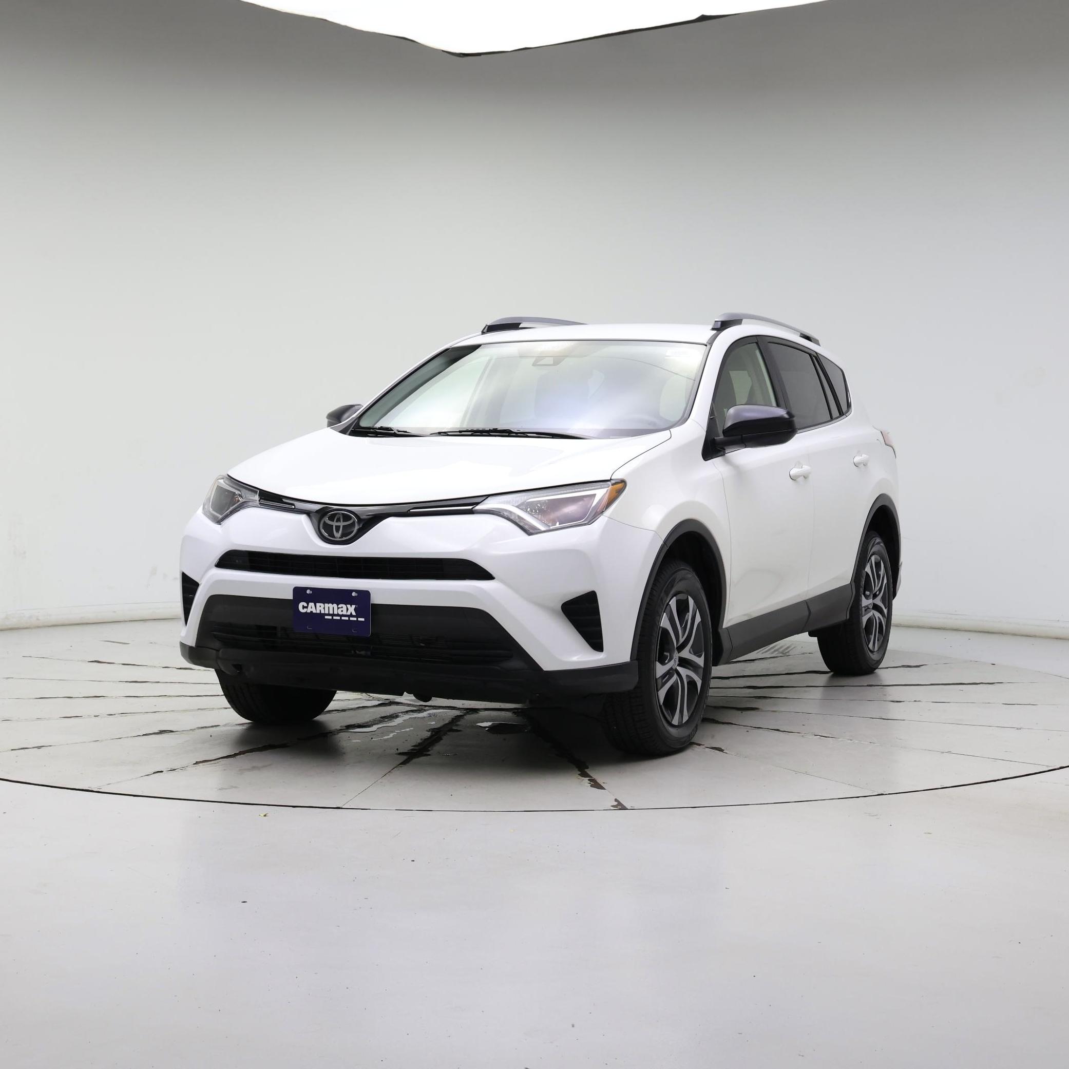 Thumbnail: 2017 Toyota RAV4 - 4