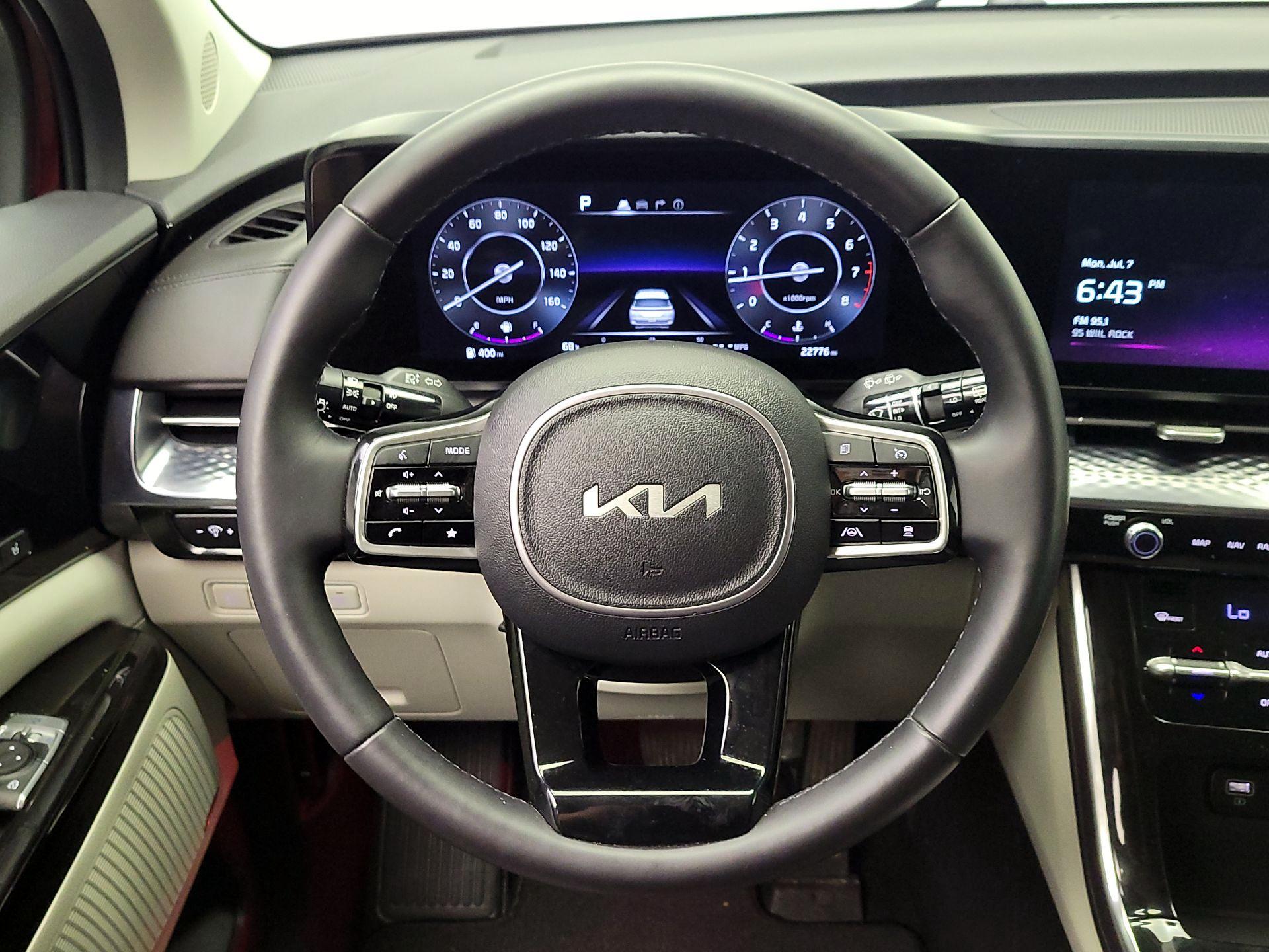 Thumbnail: 2023 Kia Carnival - 10