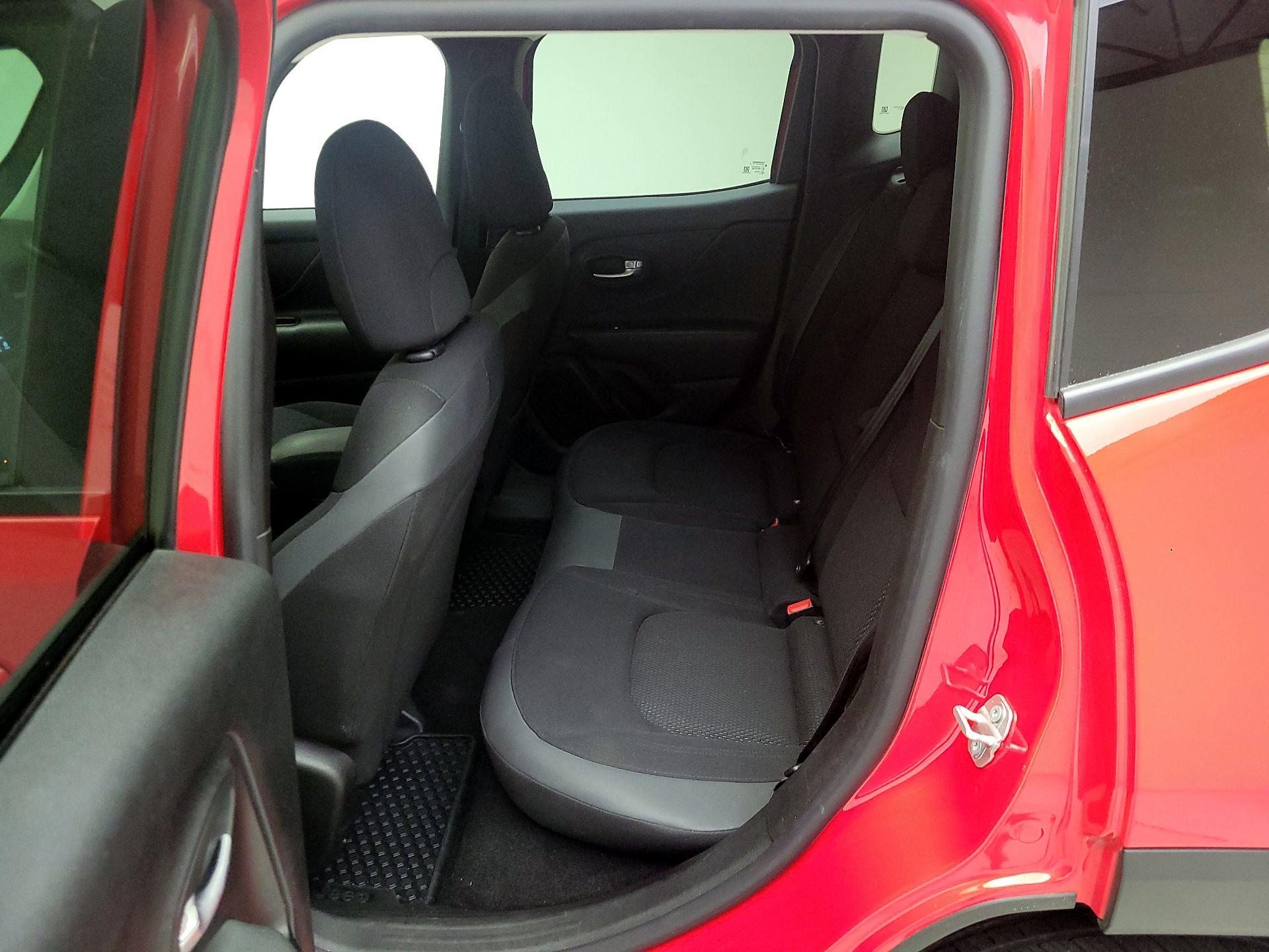 Thumbnail: 2020 Jeep Renegade - 19