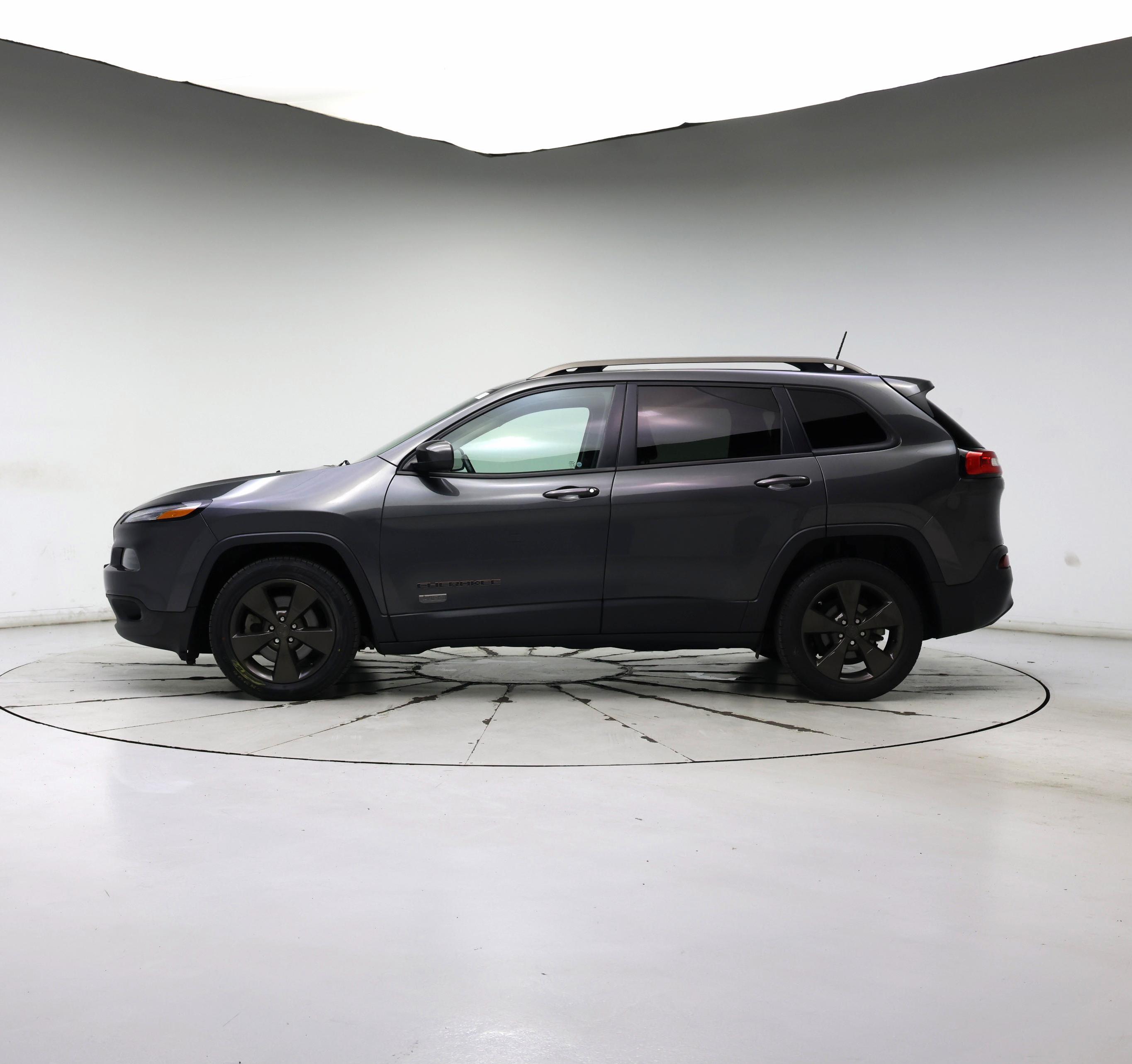 Thumbnail: 2017 Jeep Cherokee - 3