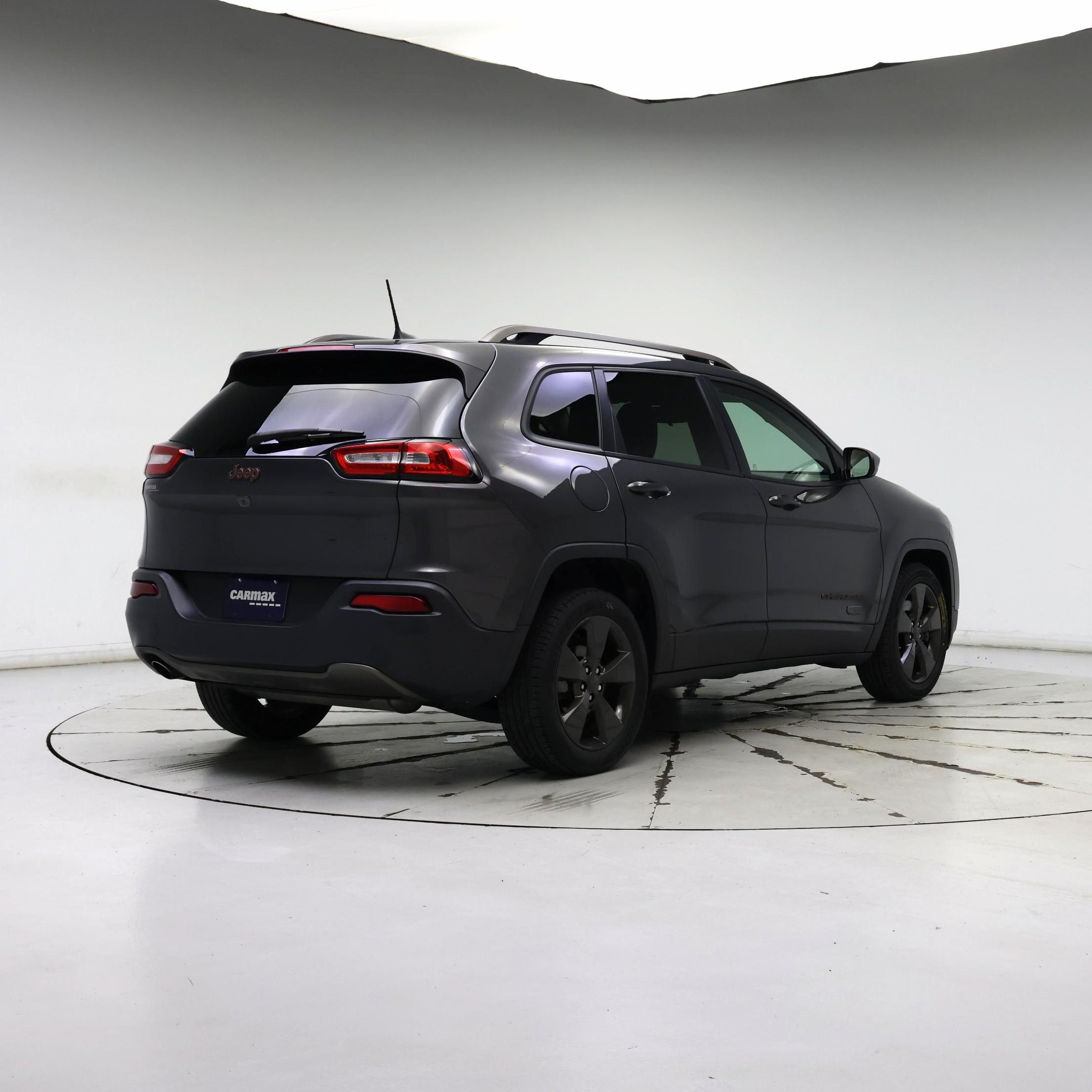 Thumbnail: 2017 Jeep Cherokee - 8