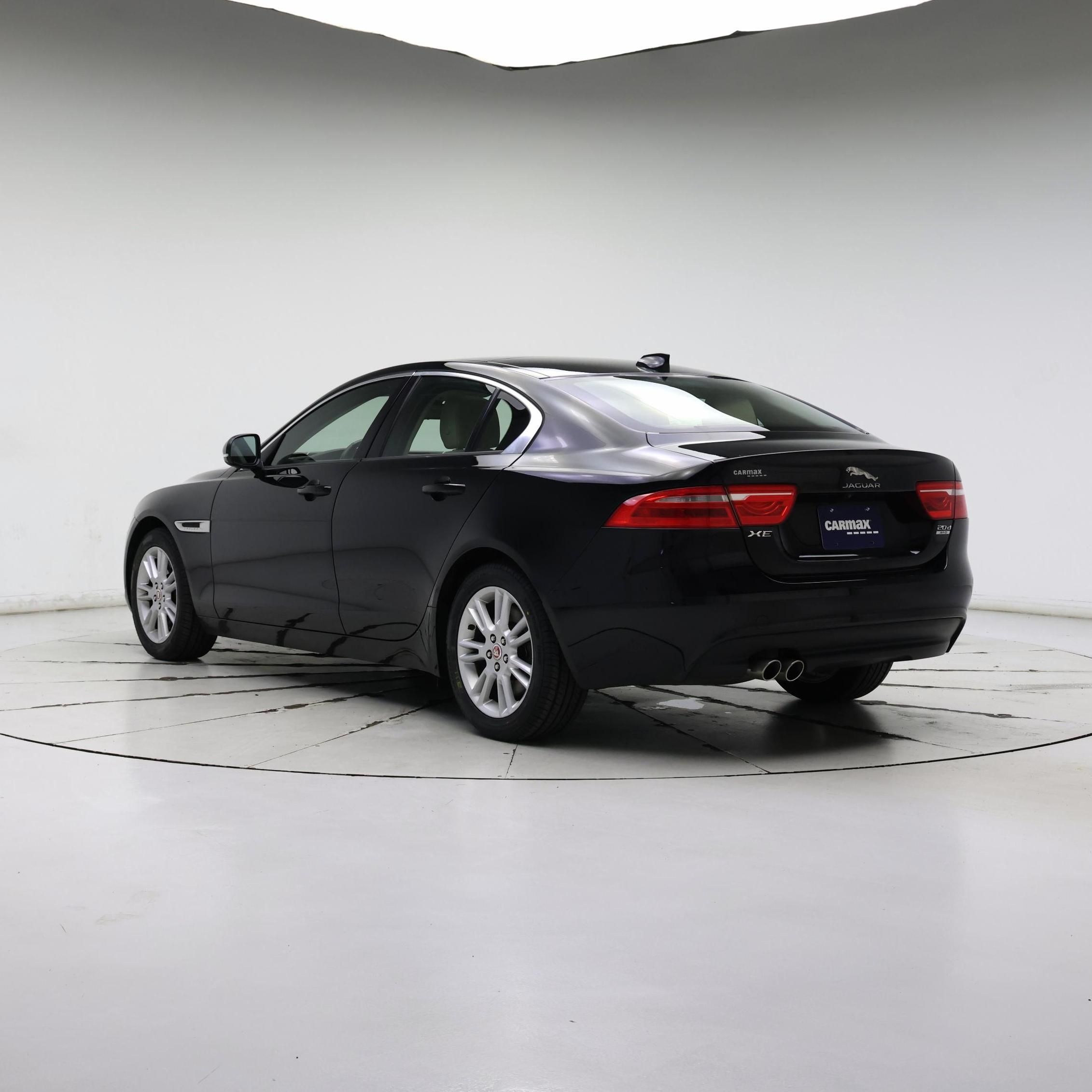 Thumbnail: 2018 Jaguar XE - 2