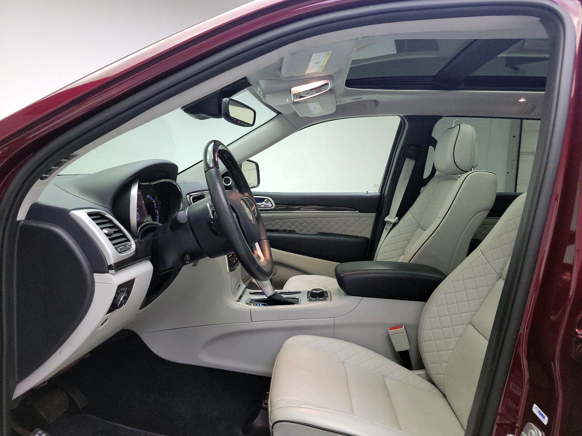 Thumbnail: 2020 Jeep Grand Cherokee - 20