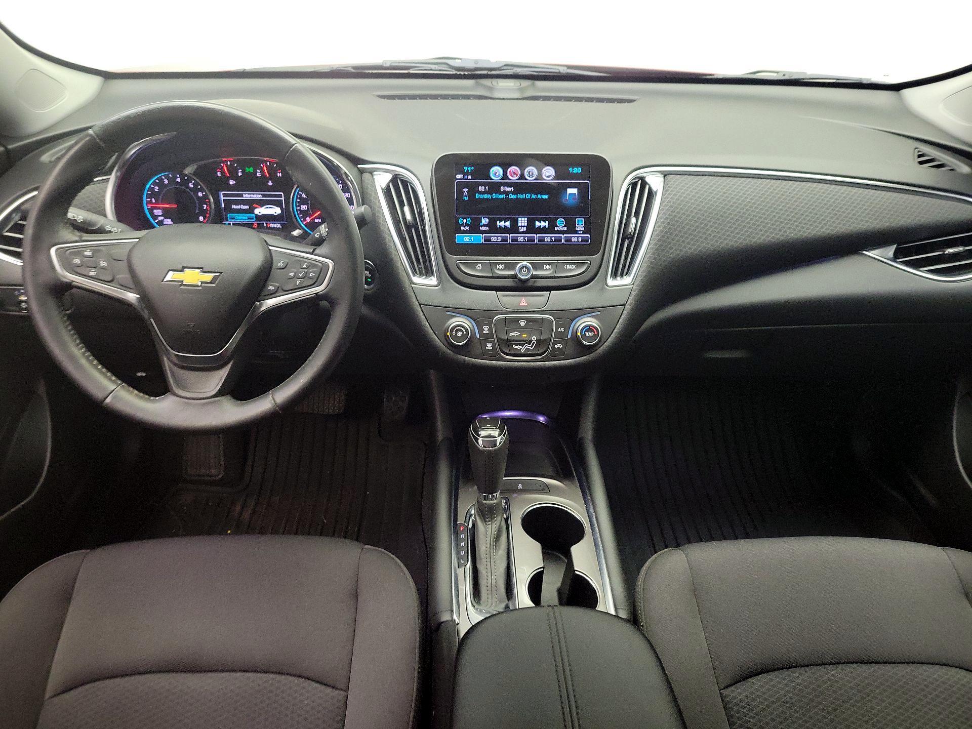 Thumbnail: 2017 Chevrolet Malibu - 9