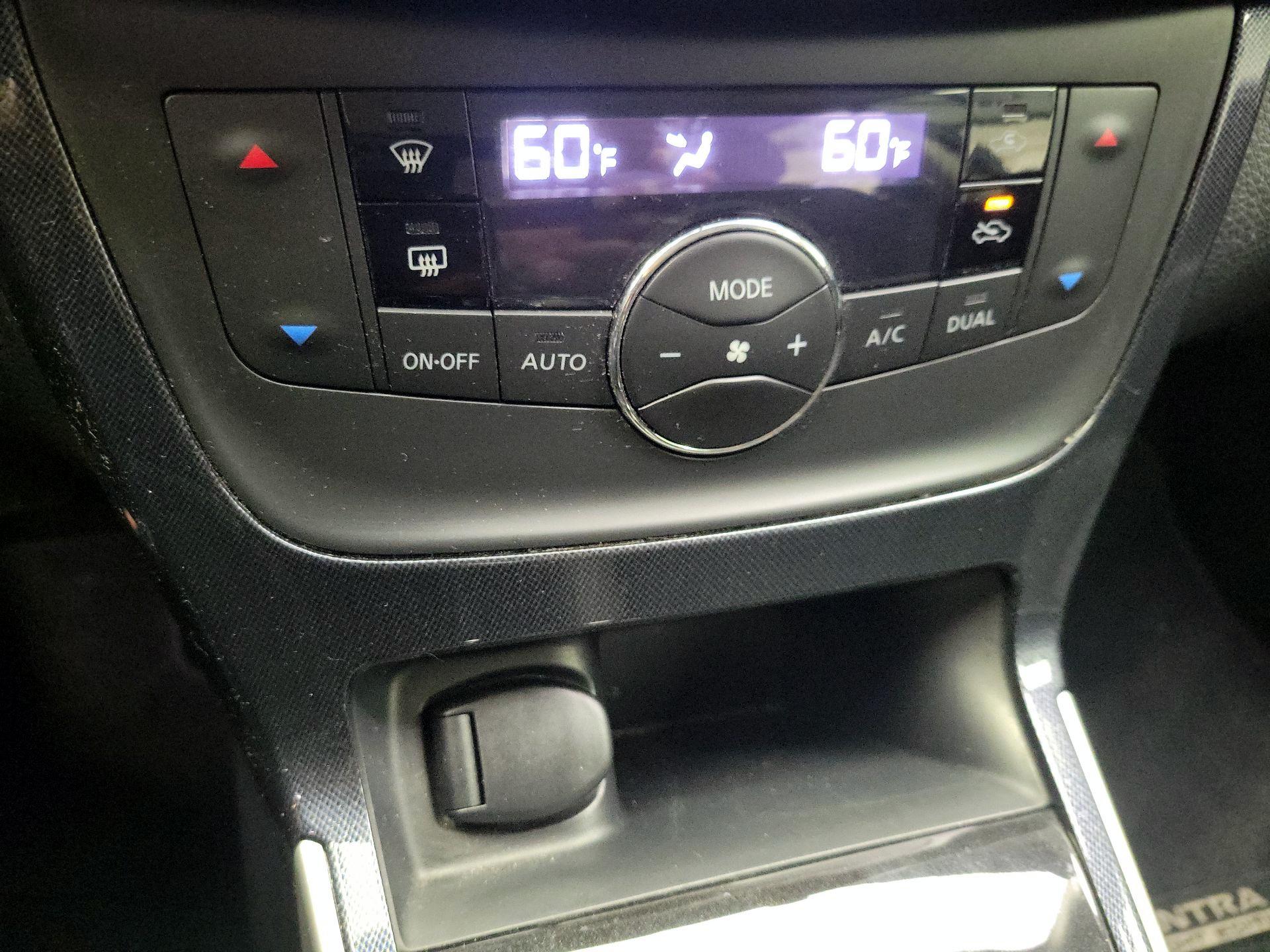 Thumbnail: 2018 Nissan Sentra - 16