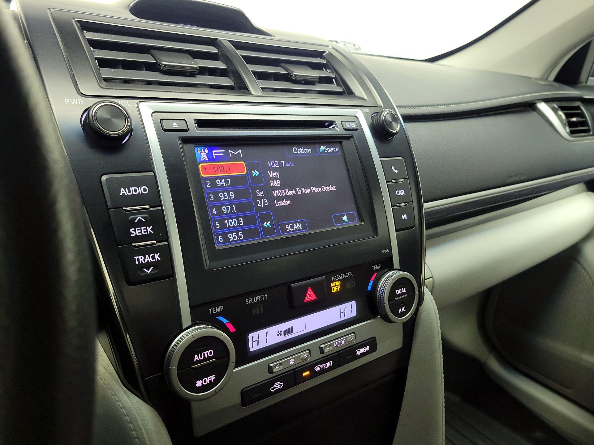 Thumbnail: 2014 Toyota Camry - 14