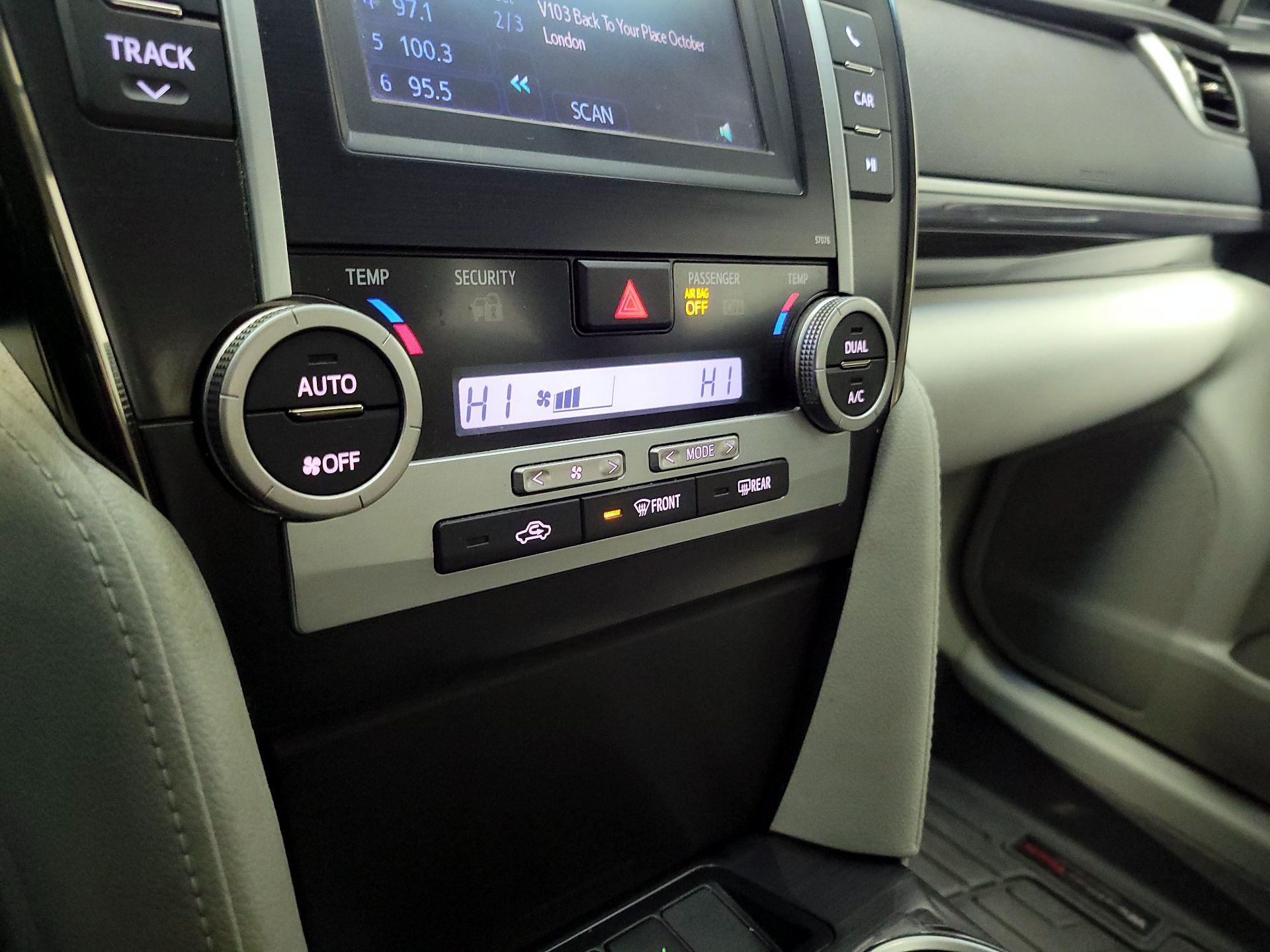 Thumbnail: 2014 Toyota Camry - 15