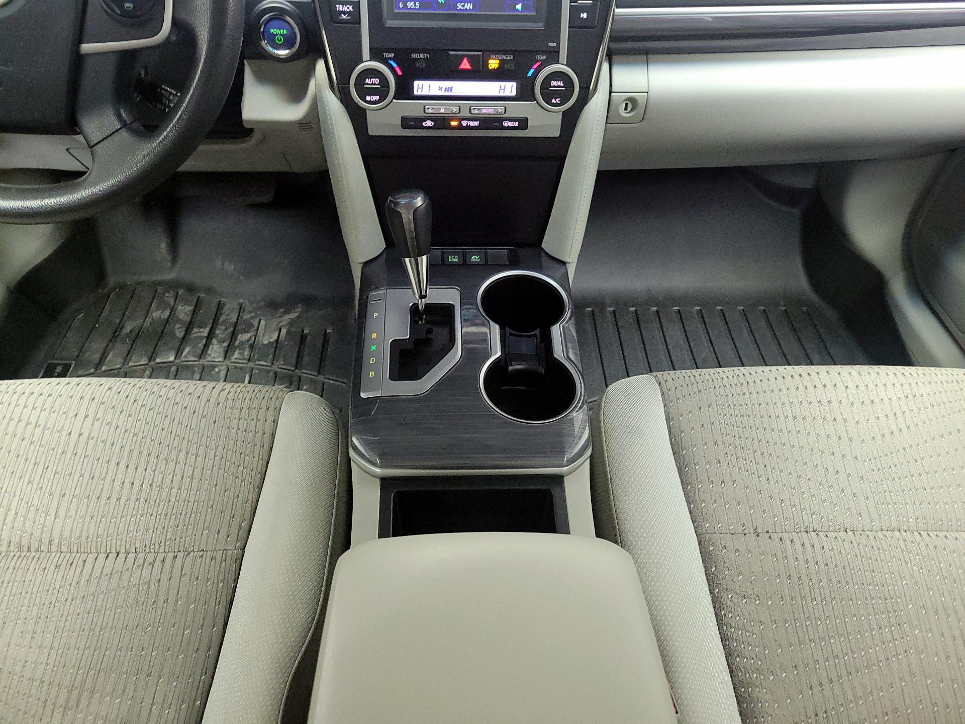 Thumbnail: 2014 Toyota Camry - 16