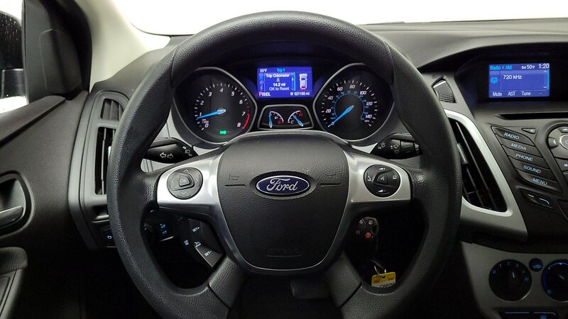 2014 Ford Focus SE 10