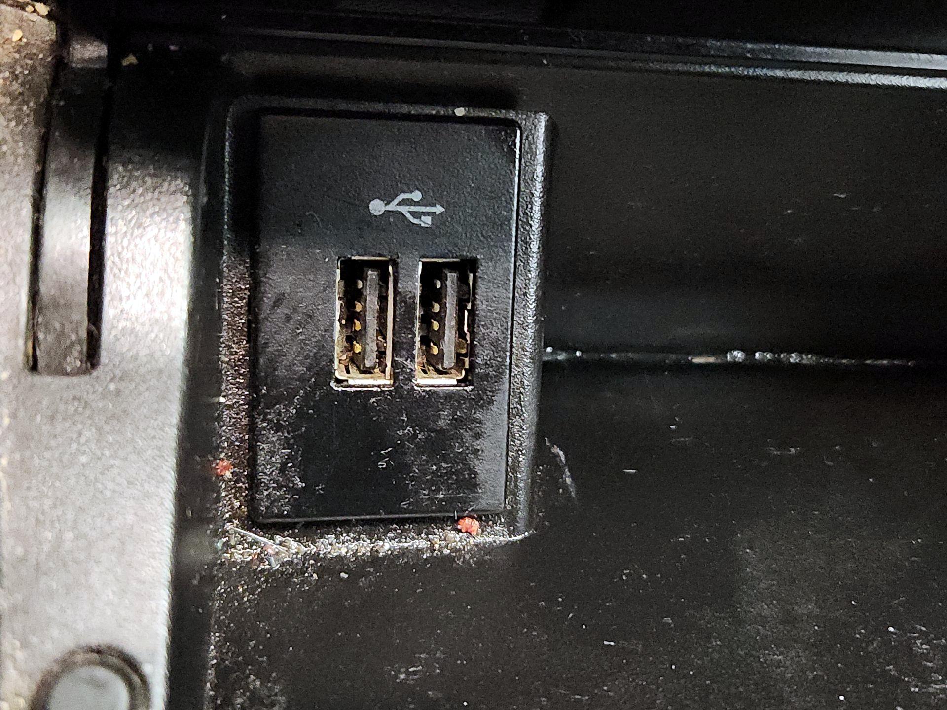 Thumbnail: 2017 INFINITI QX30 - 18